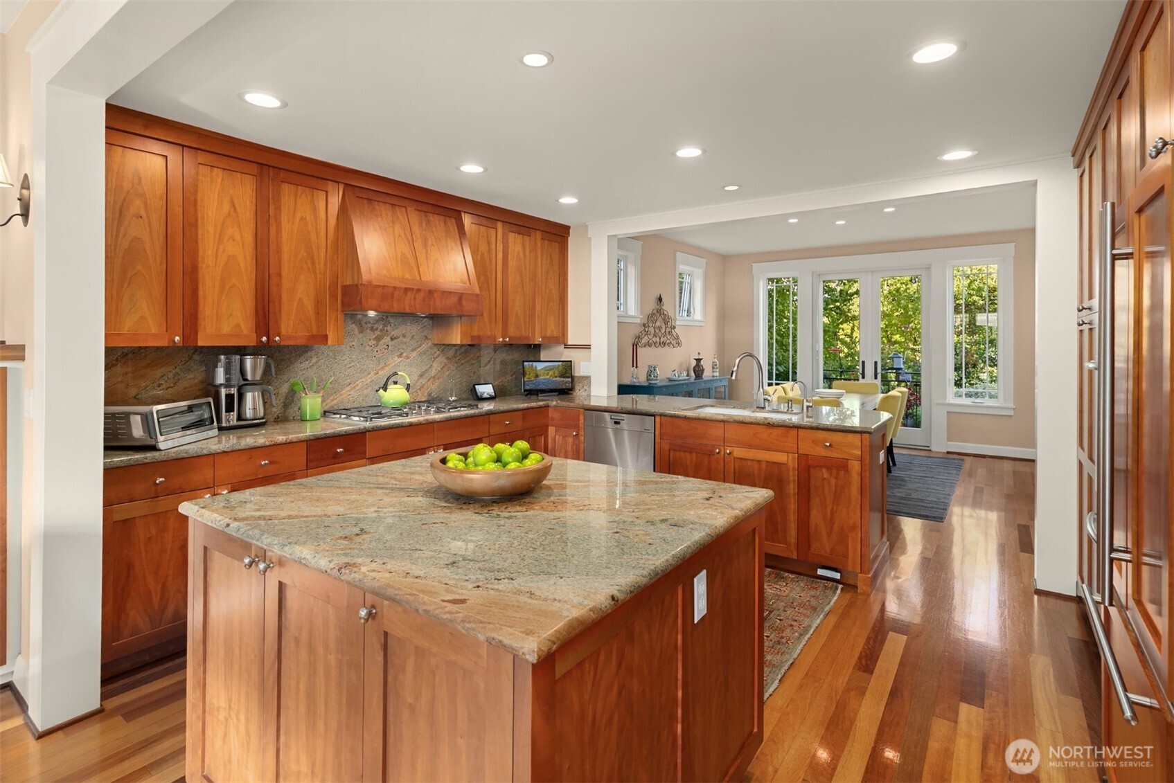 property viewer photo 13