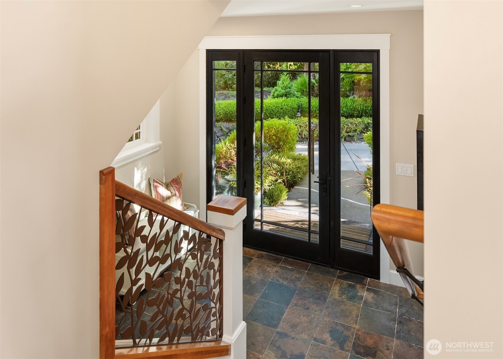 property viewer photo 2