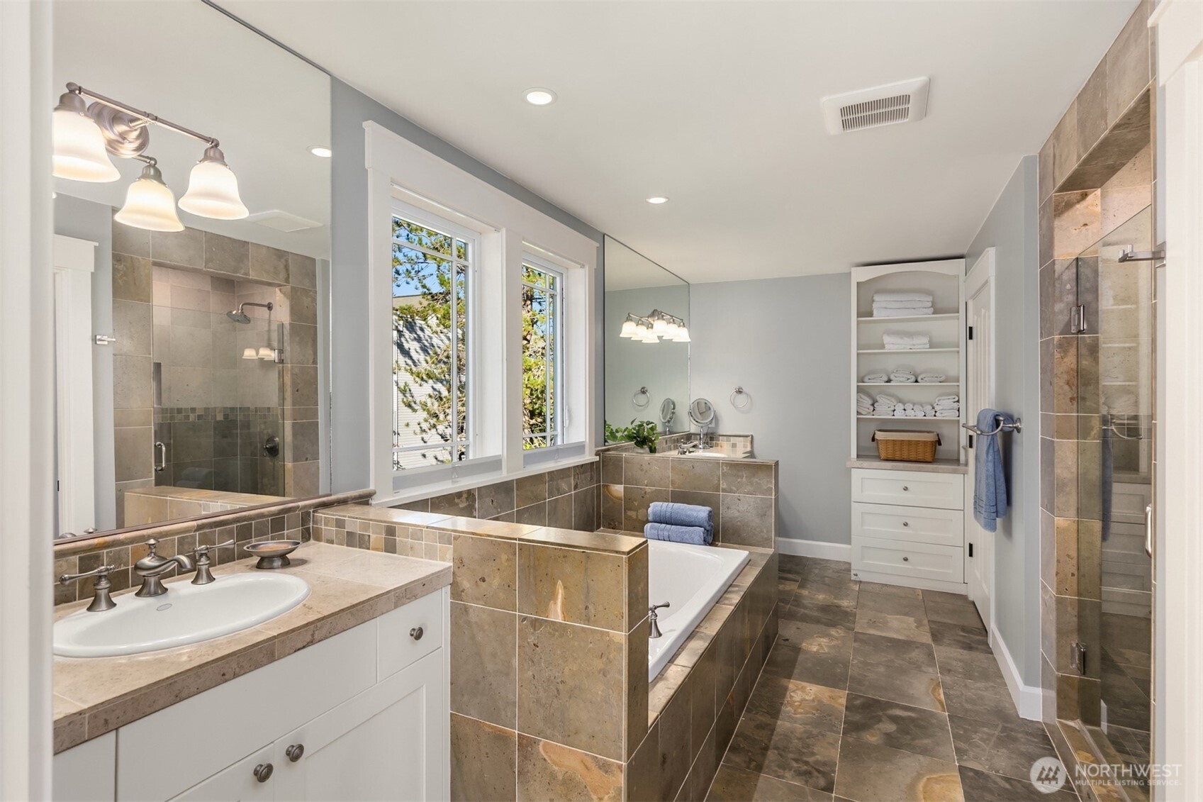 property viewer photo 25