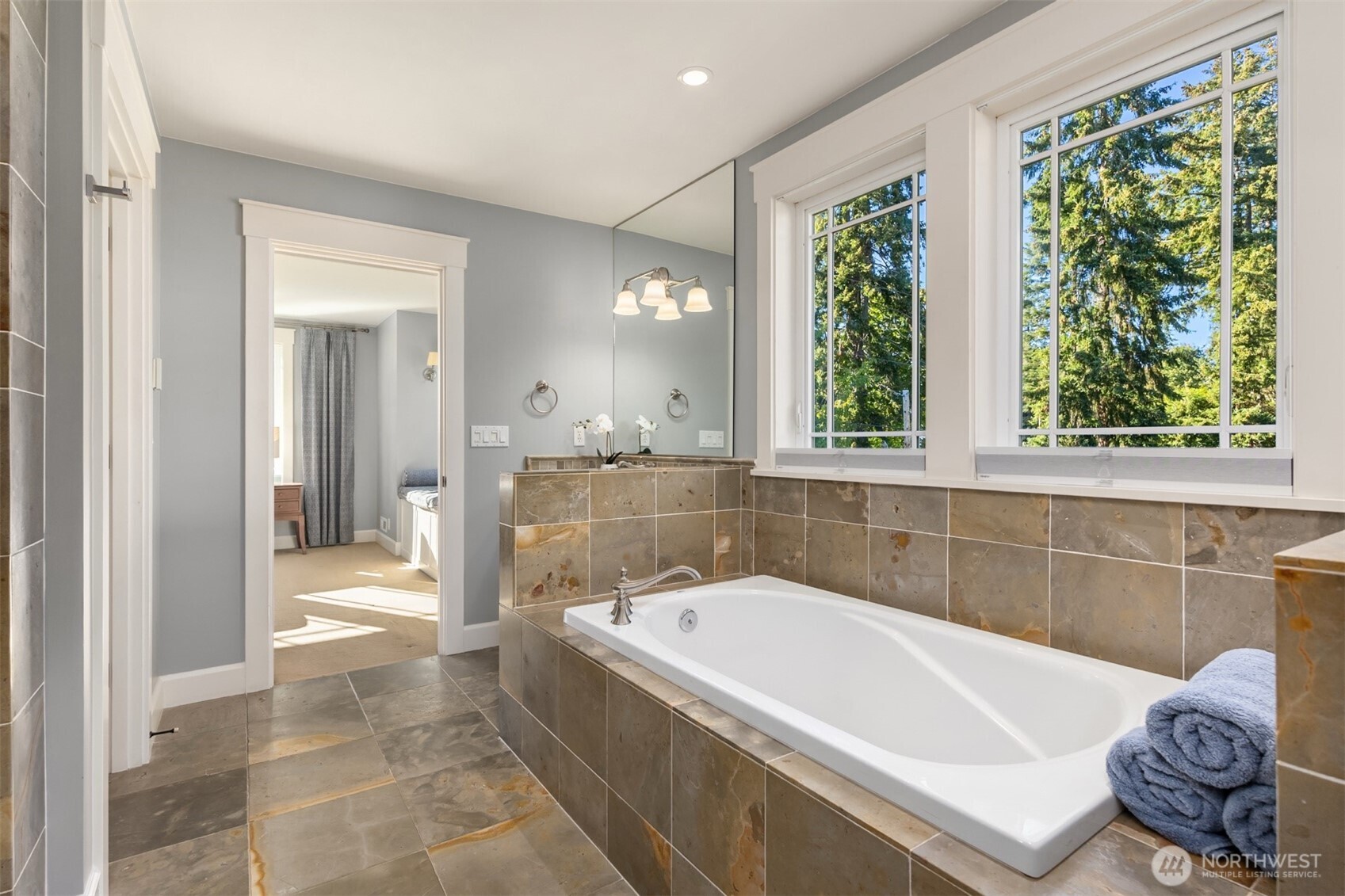 property viewer photo 26