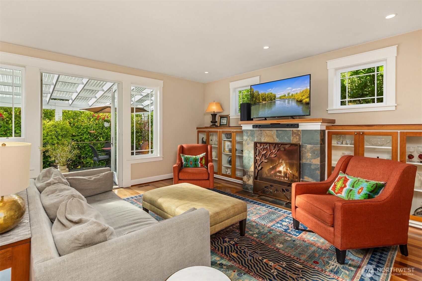 property viewer photo 3