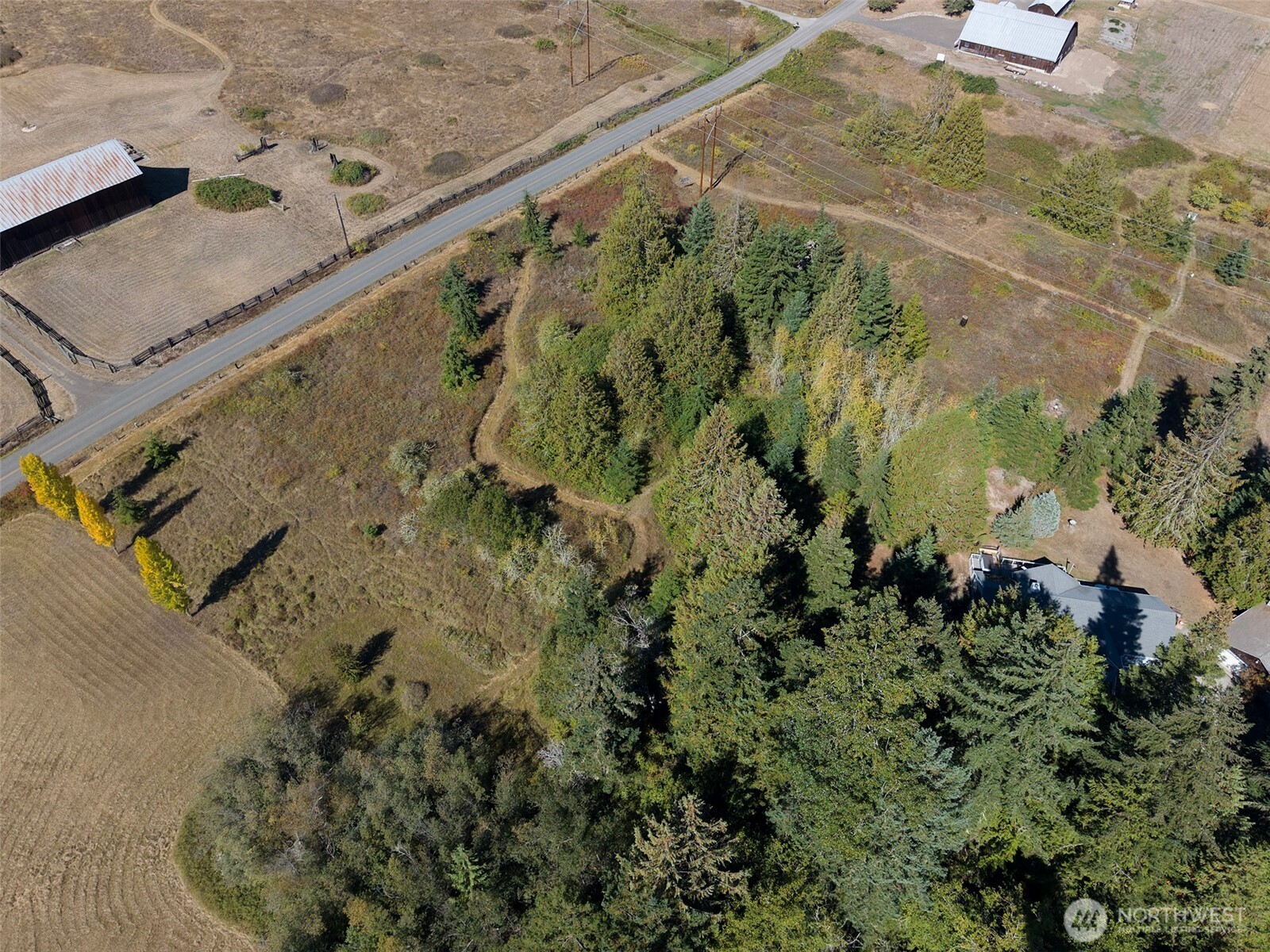 main property photo 37