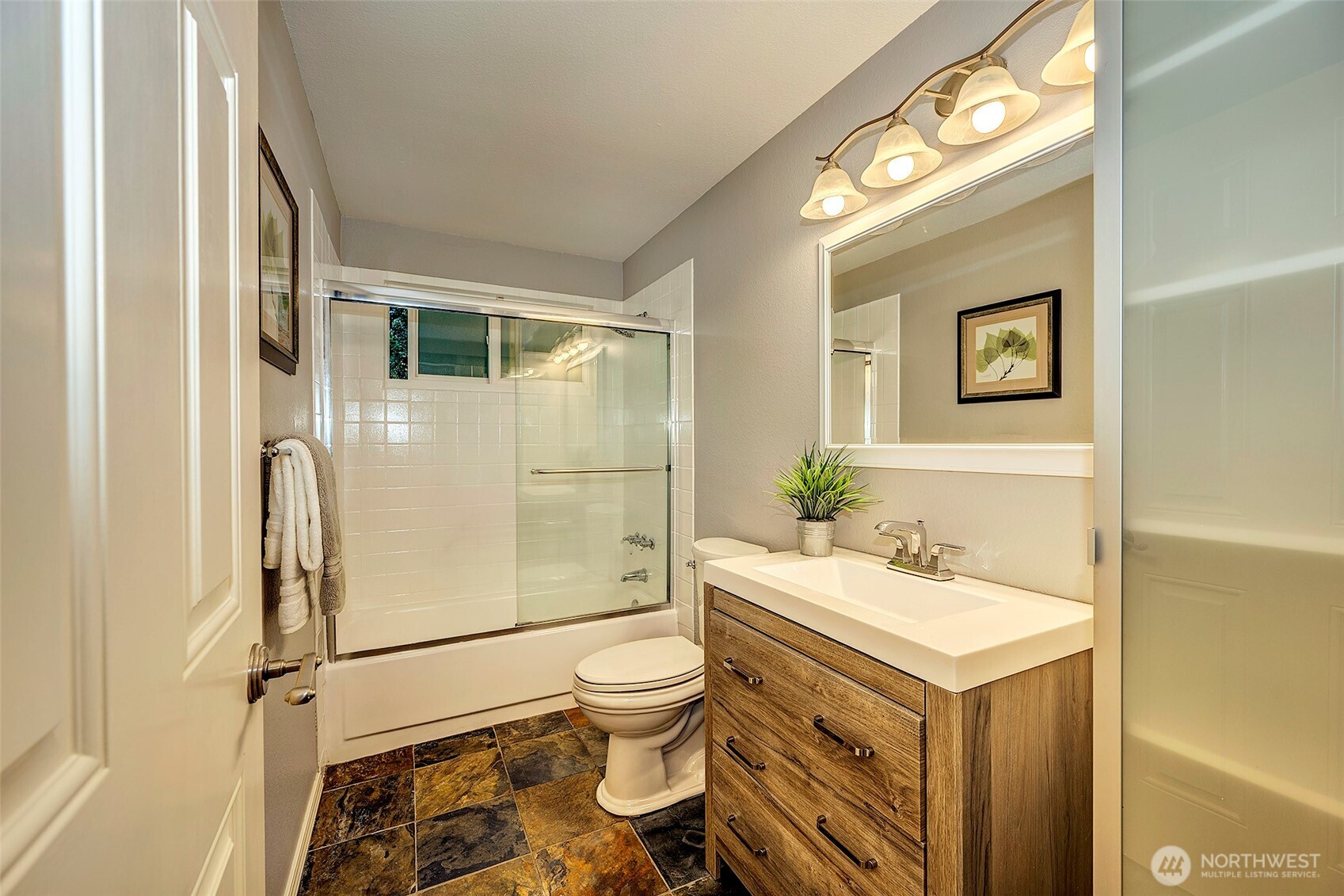property viewer photo 12
