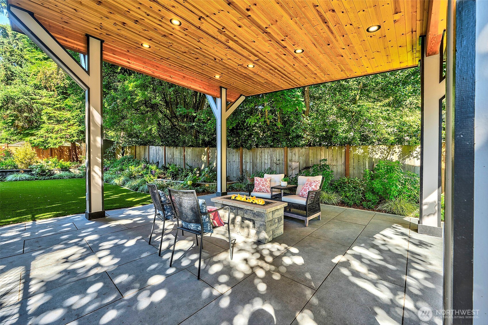 property viewer photo 4