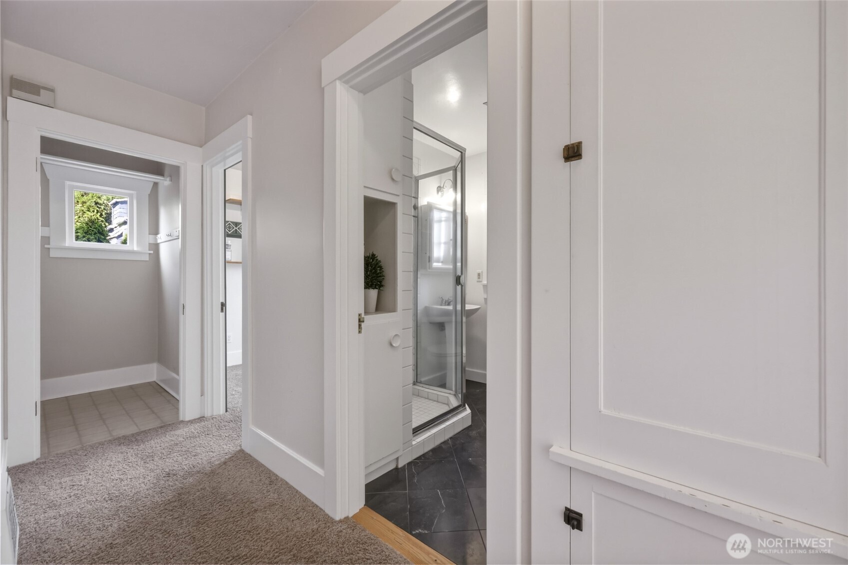property viewer photo 12