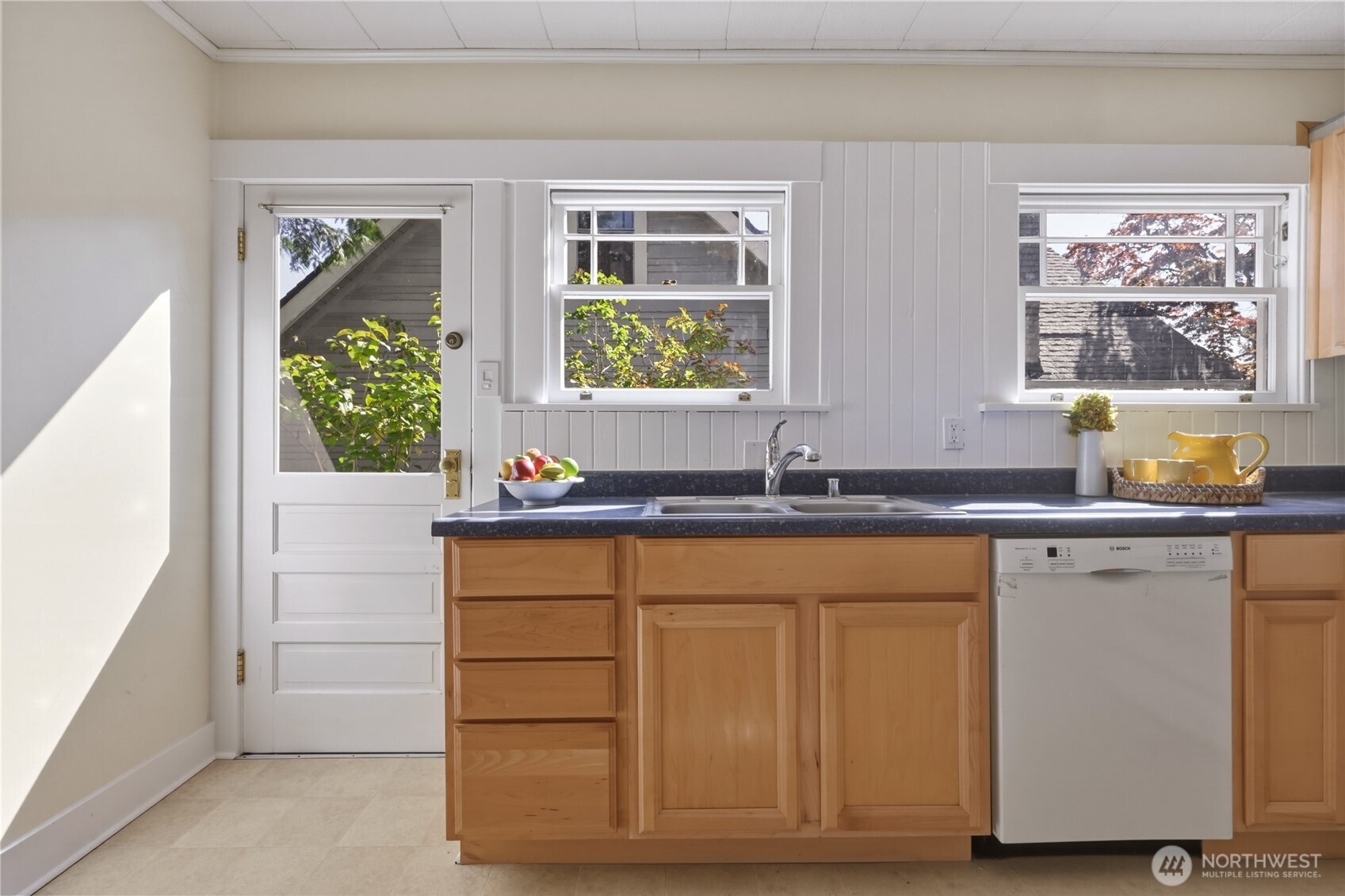 property viewer photo 9