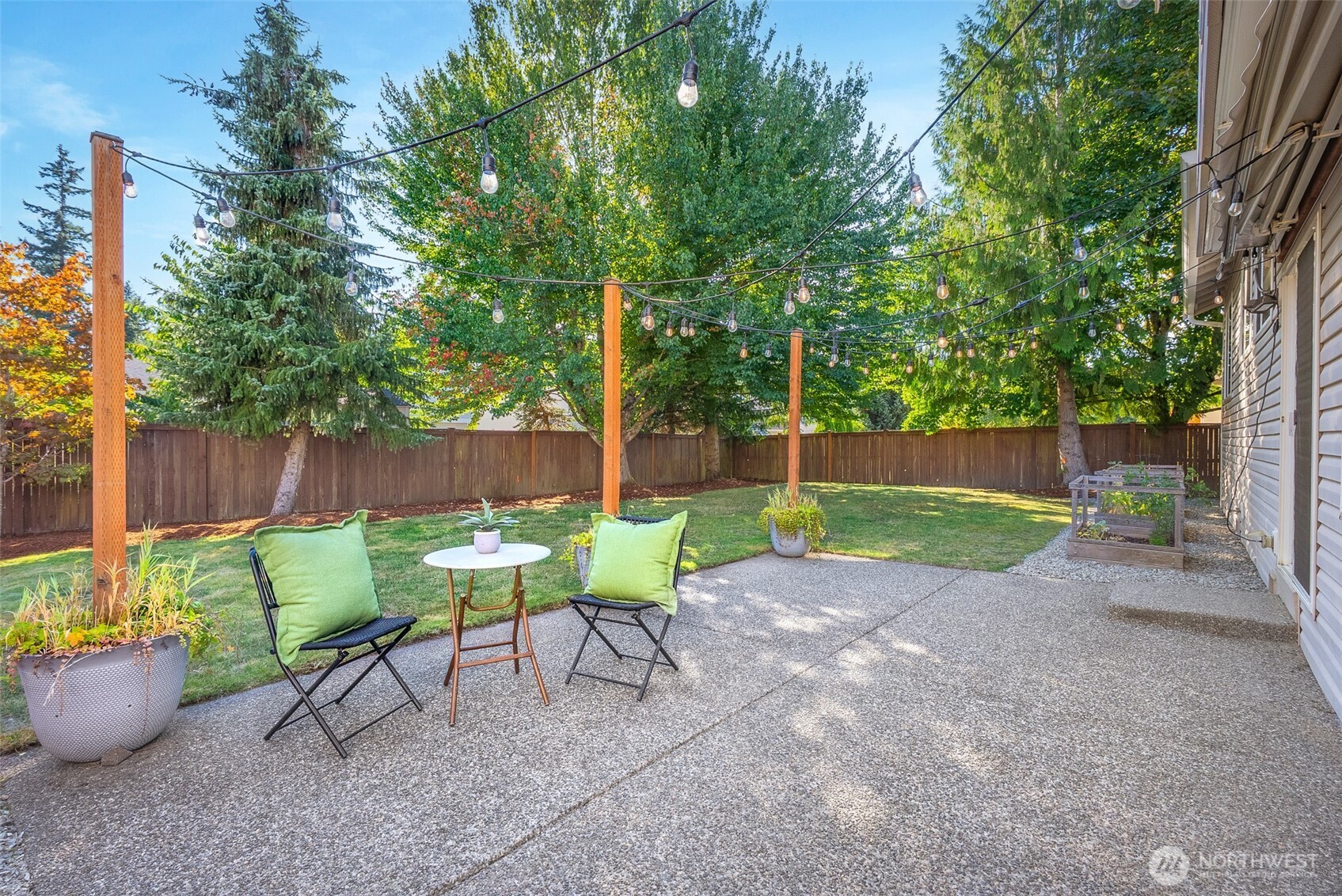 property viewer photo 16