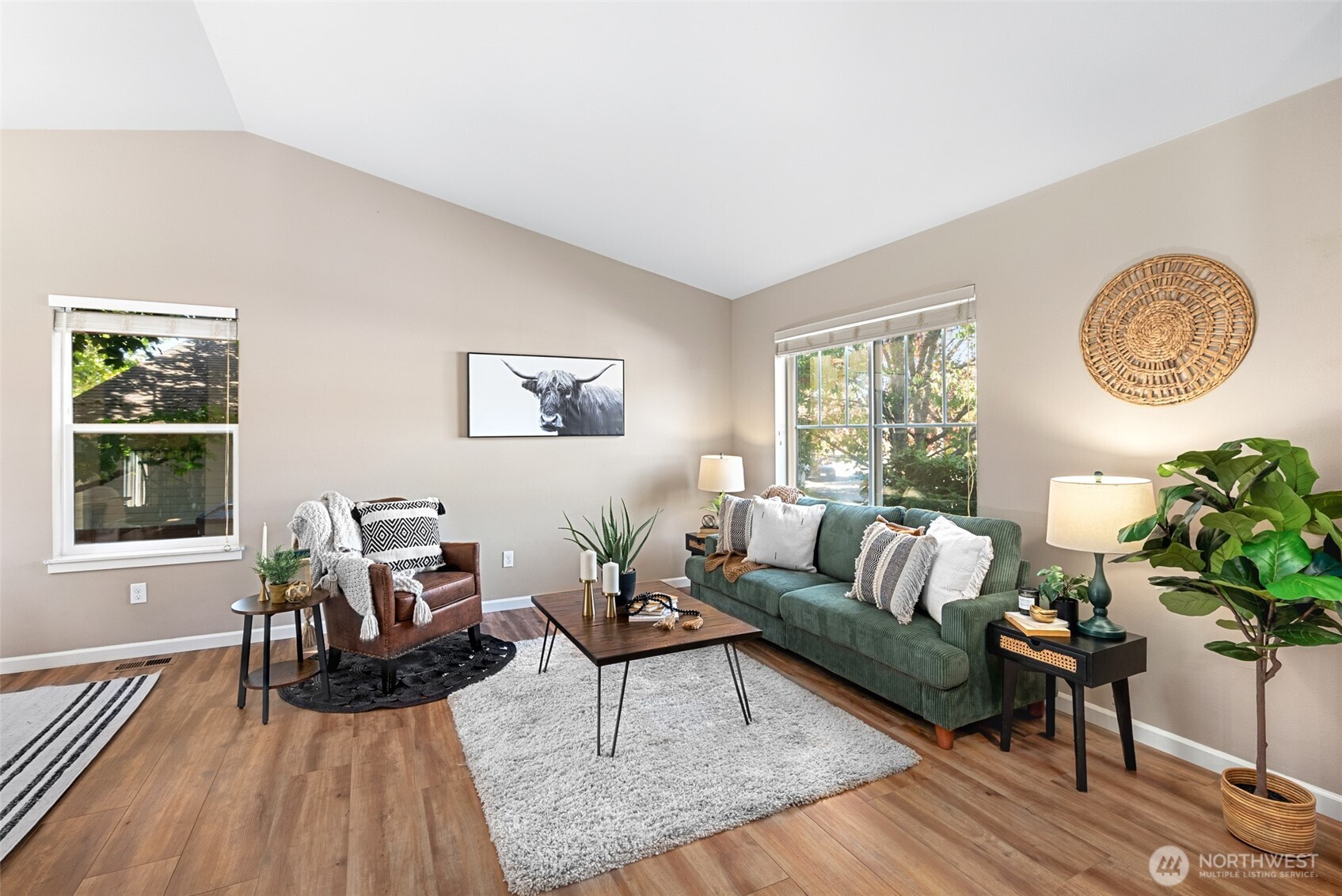 property viewer photo 3