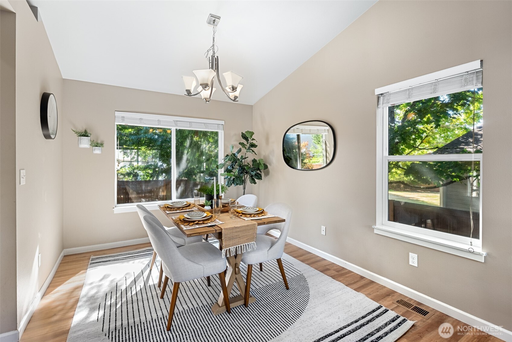 property viewer photo 5