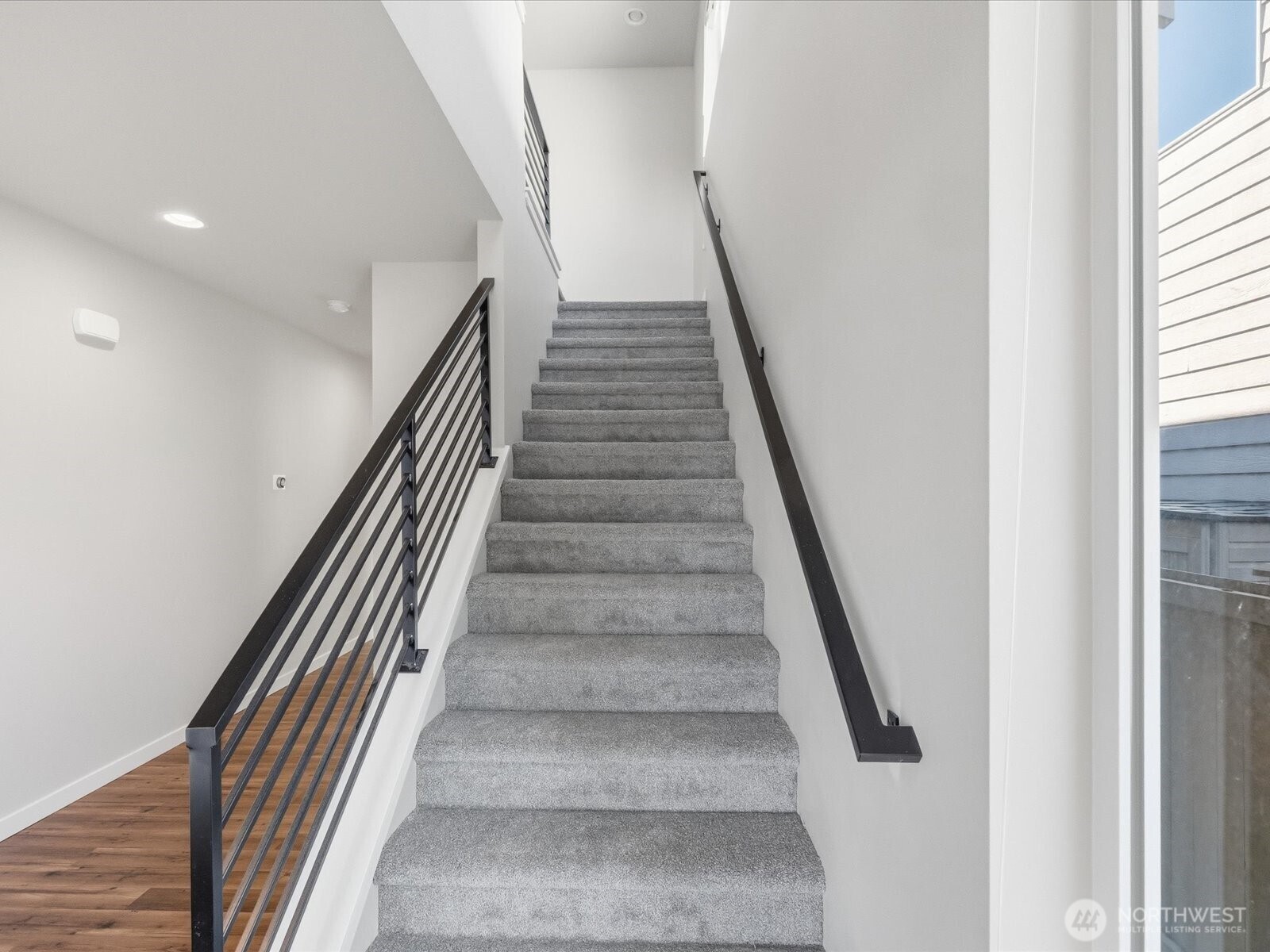 property viewer photo 14