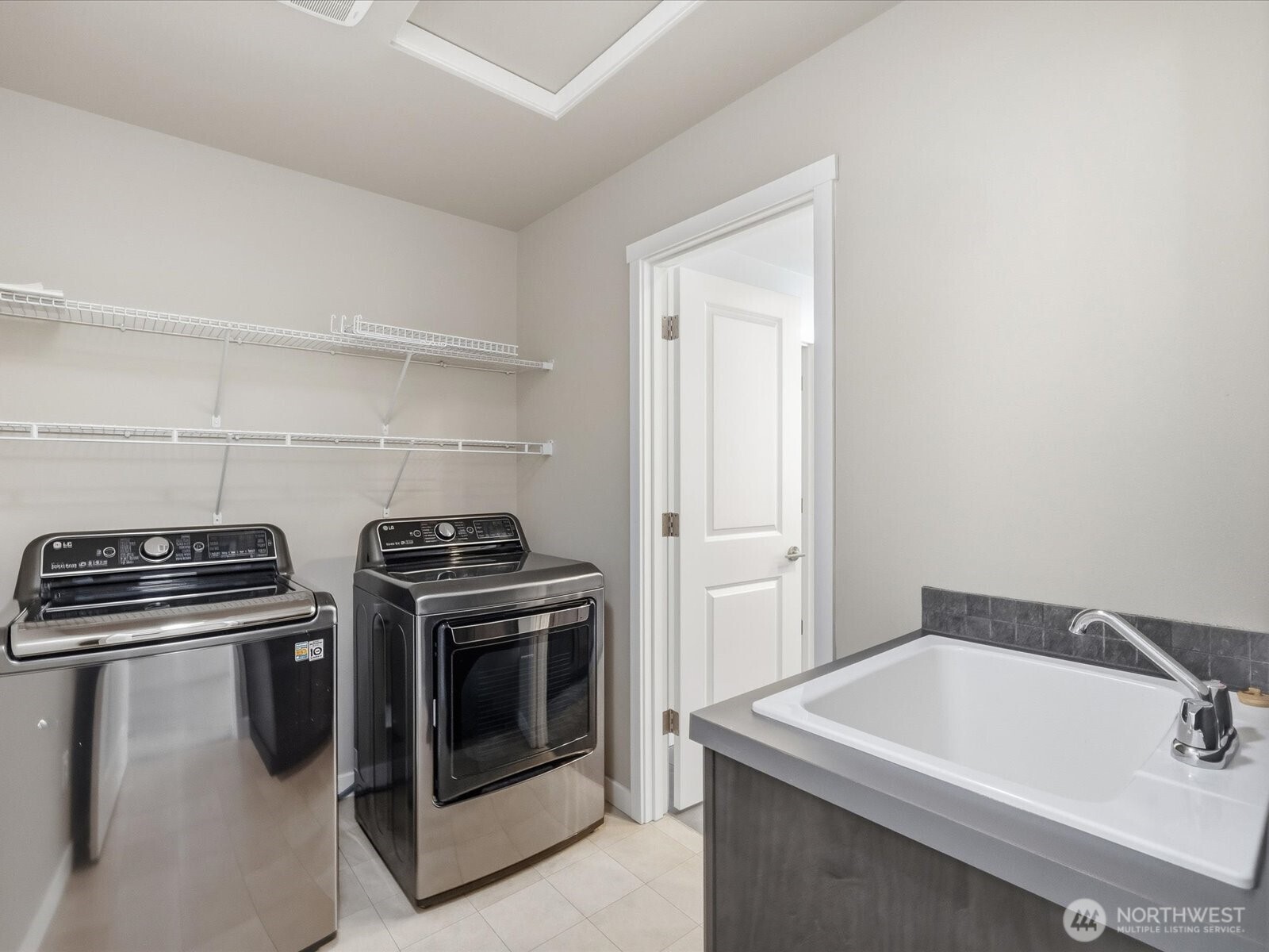 property viewer photo 23