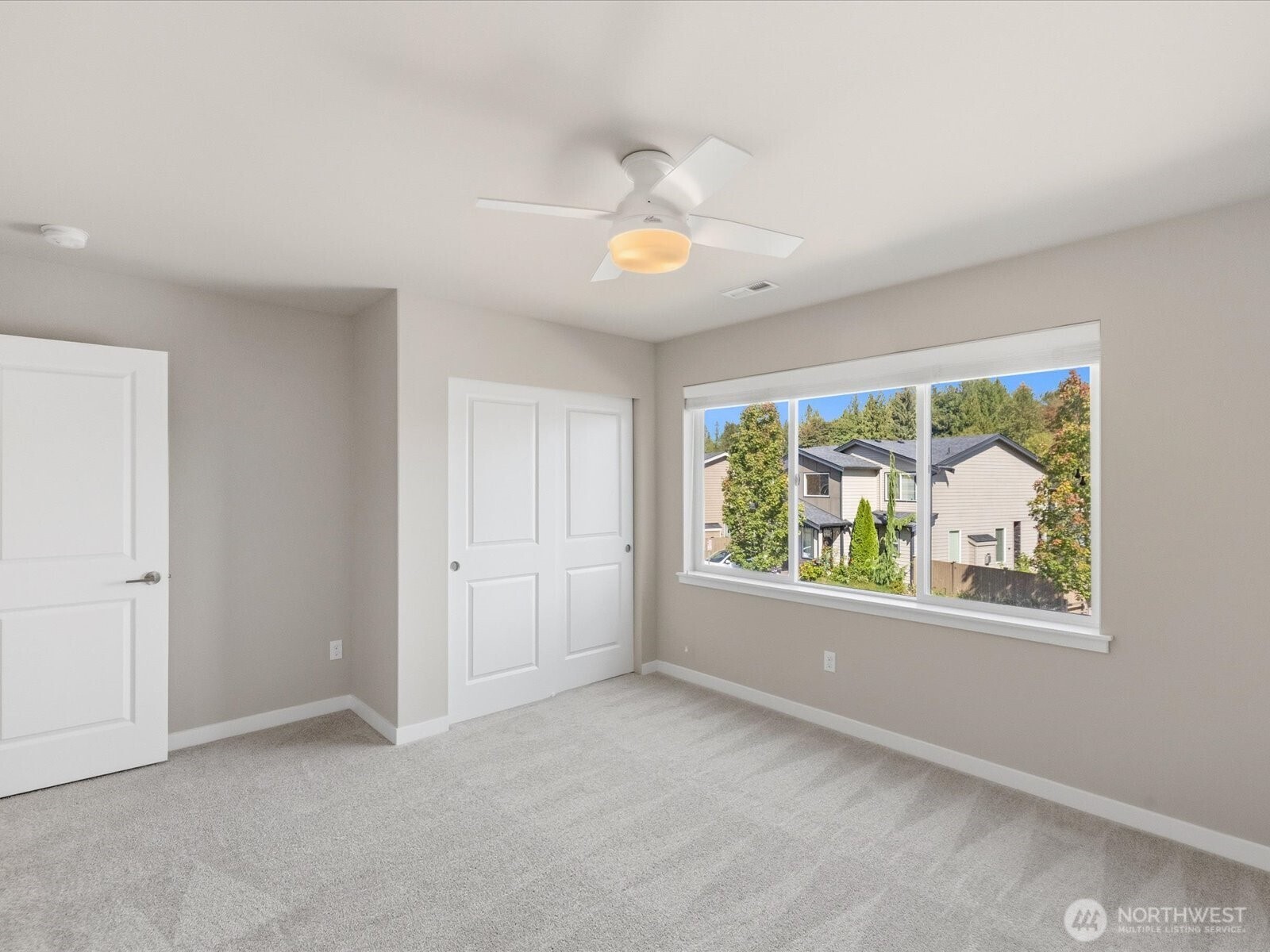 property viewer photo 30