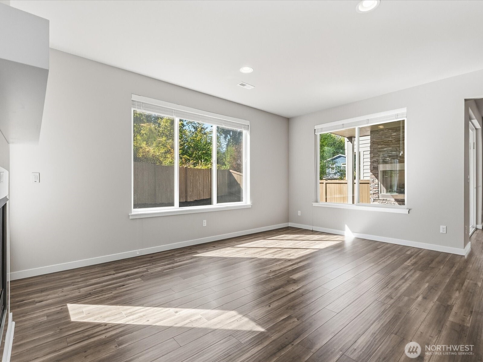 property viewer photo 7