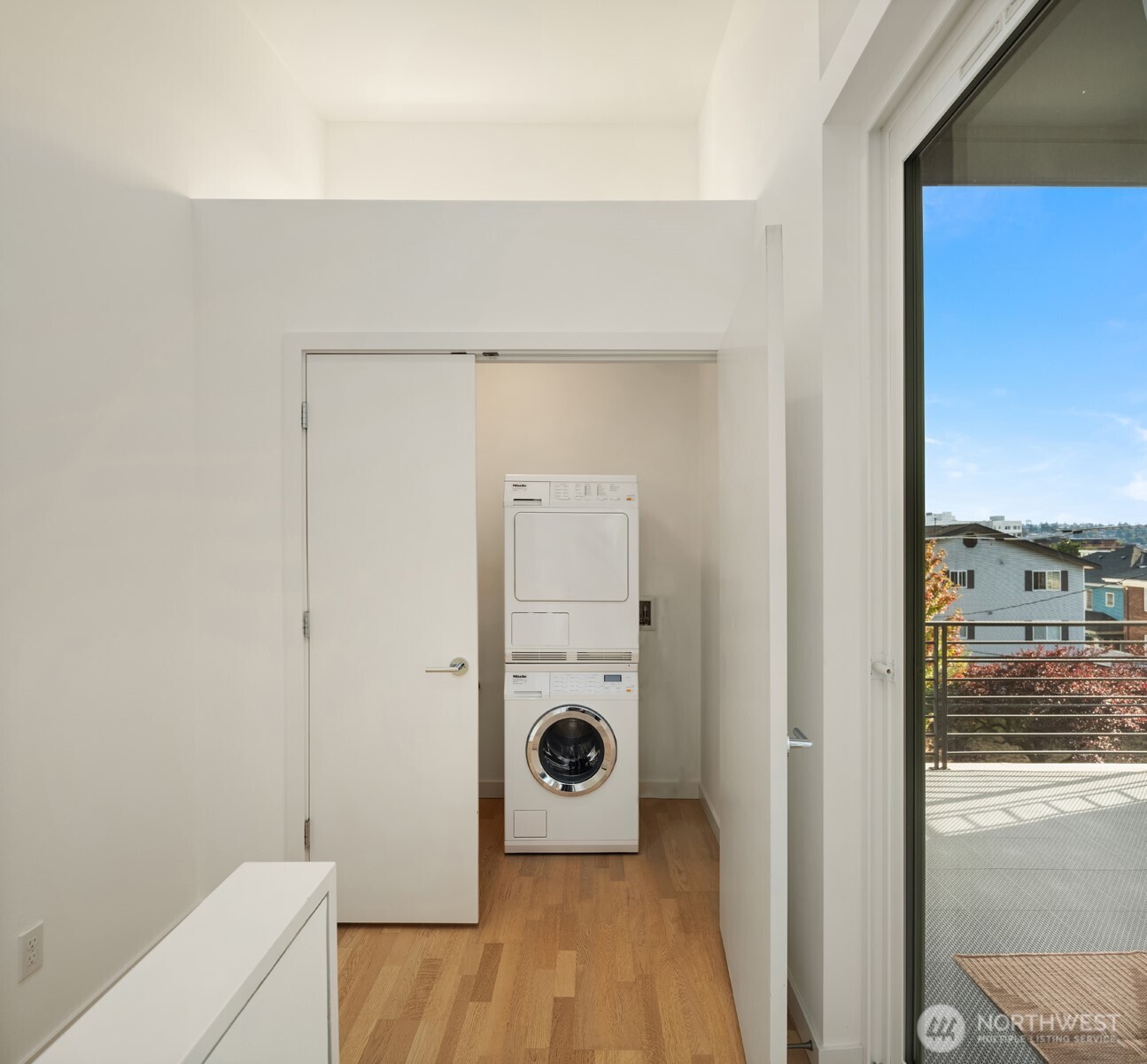 property viewer photo 24