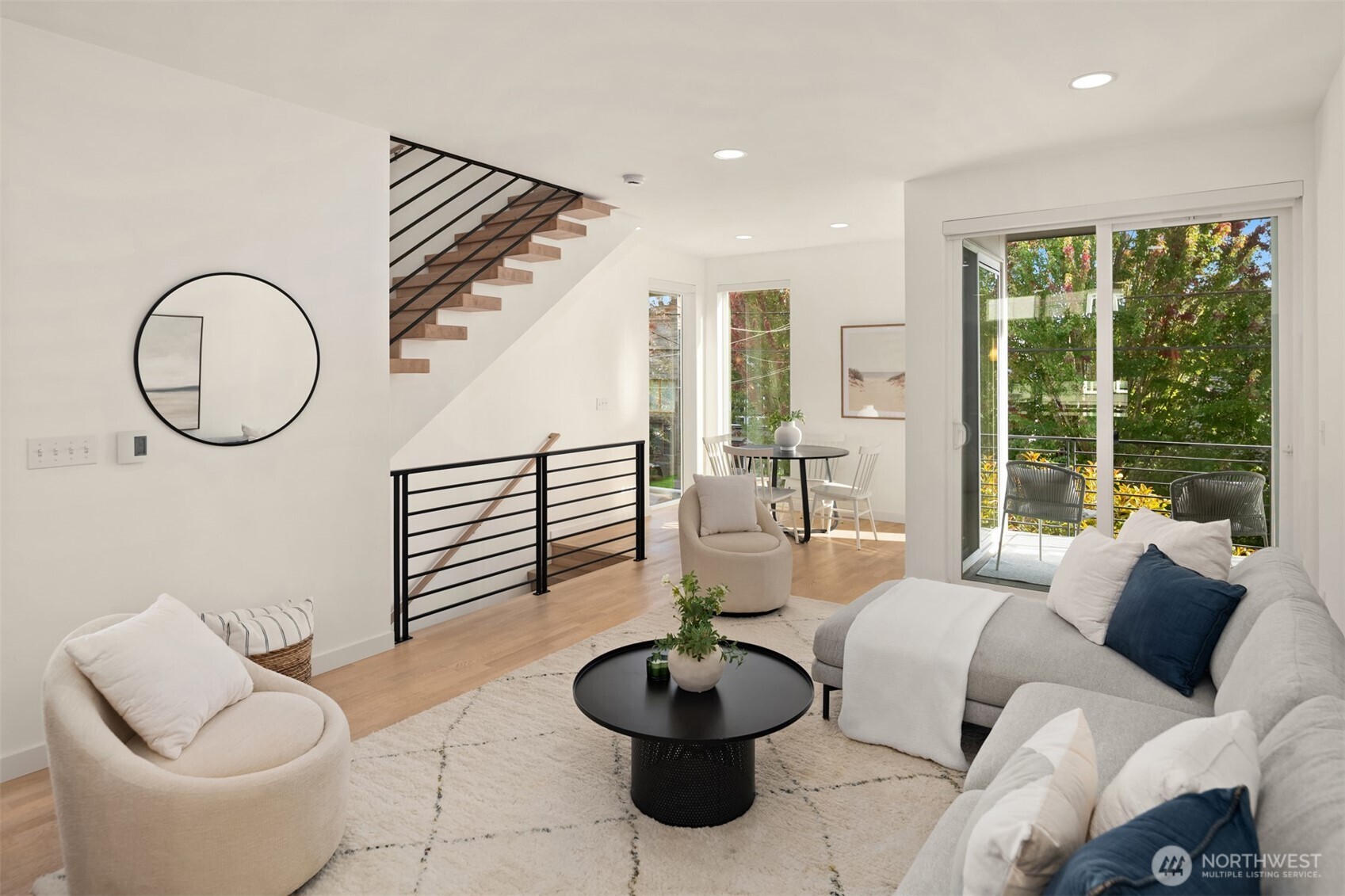 property viewer photo 6