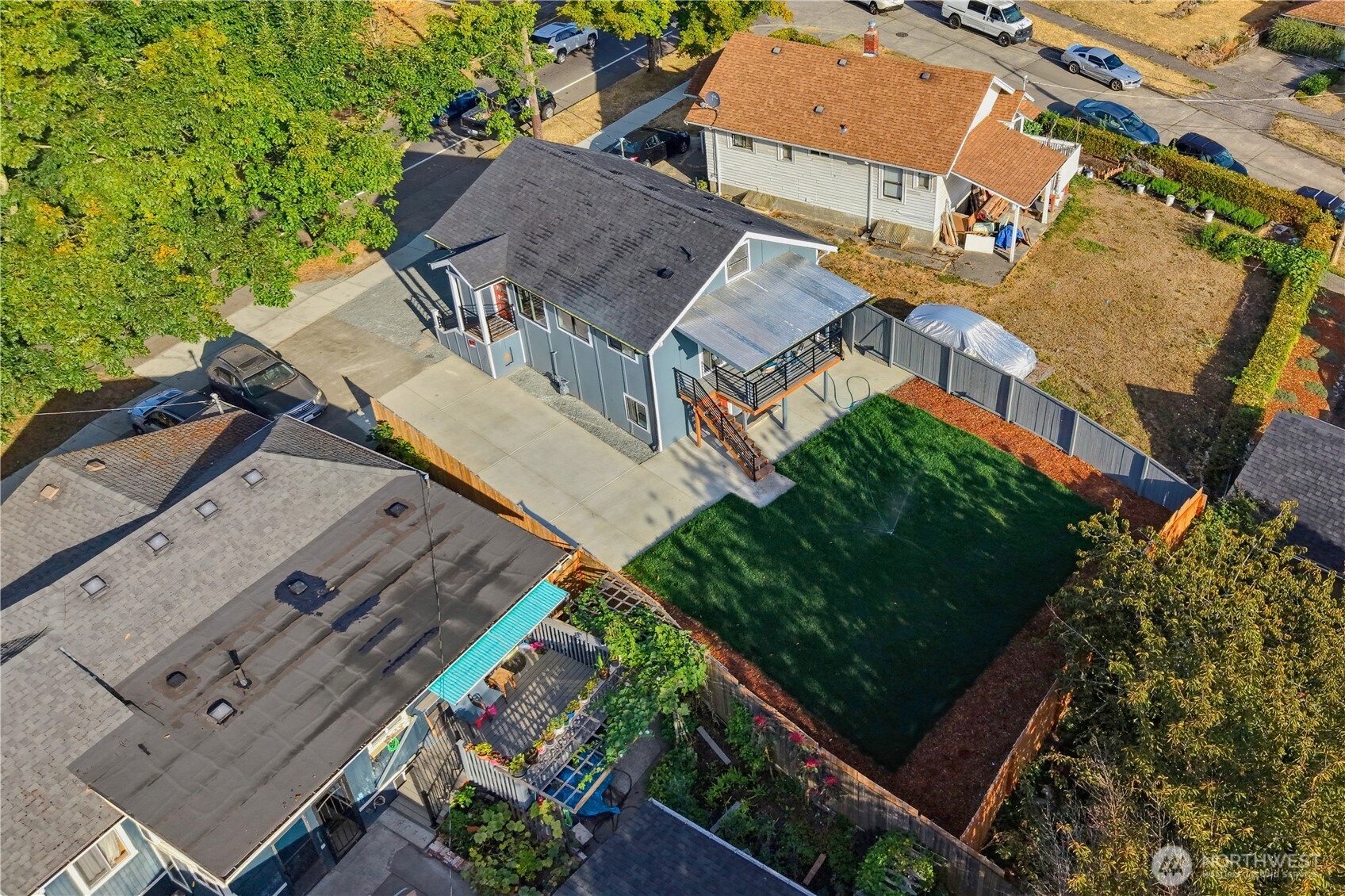 main property photo 29