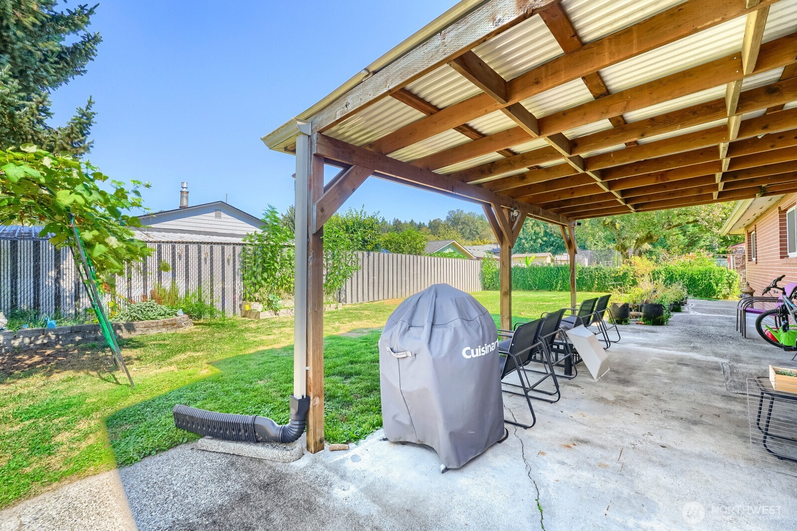 property viewer photo 25