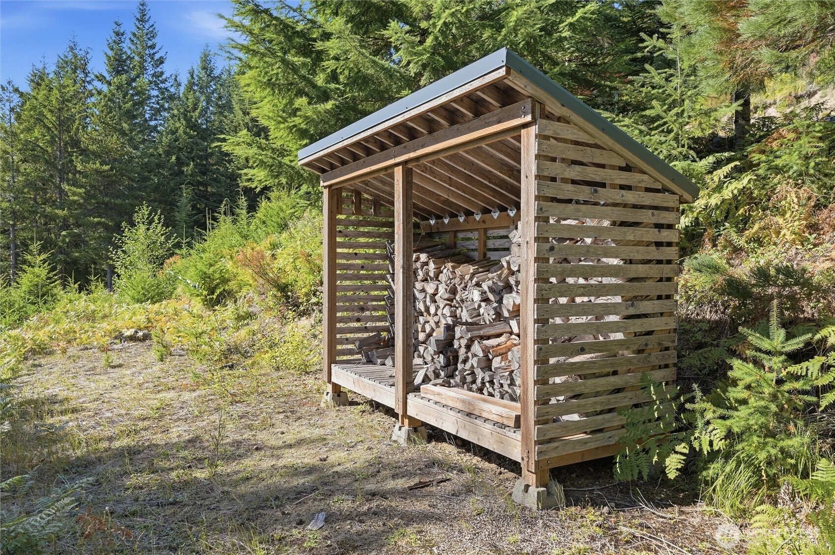 main property photo 37
