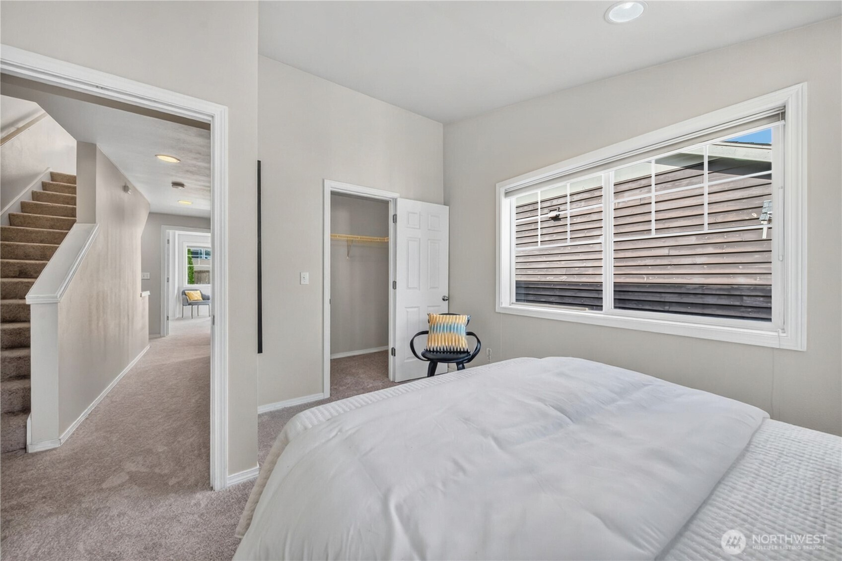 property viewer photo 16
