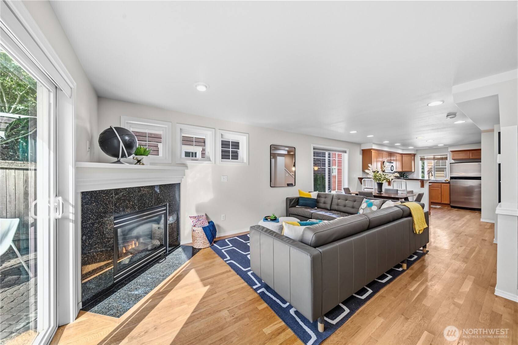 property viewer photo 2