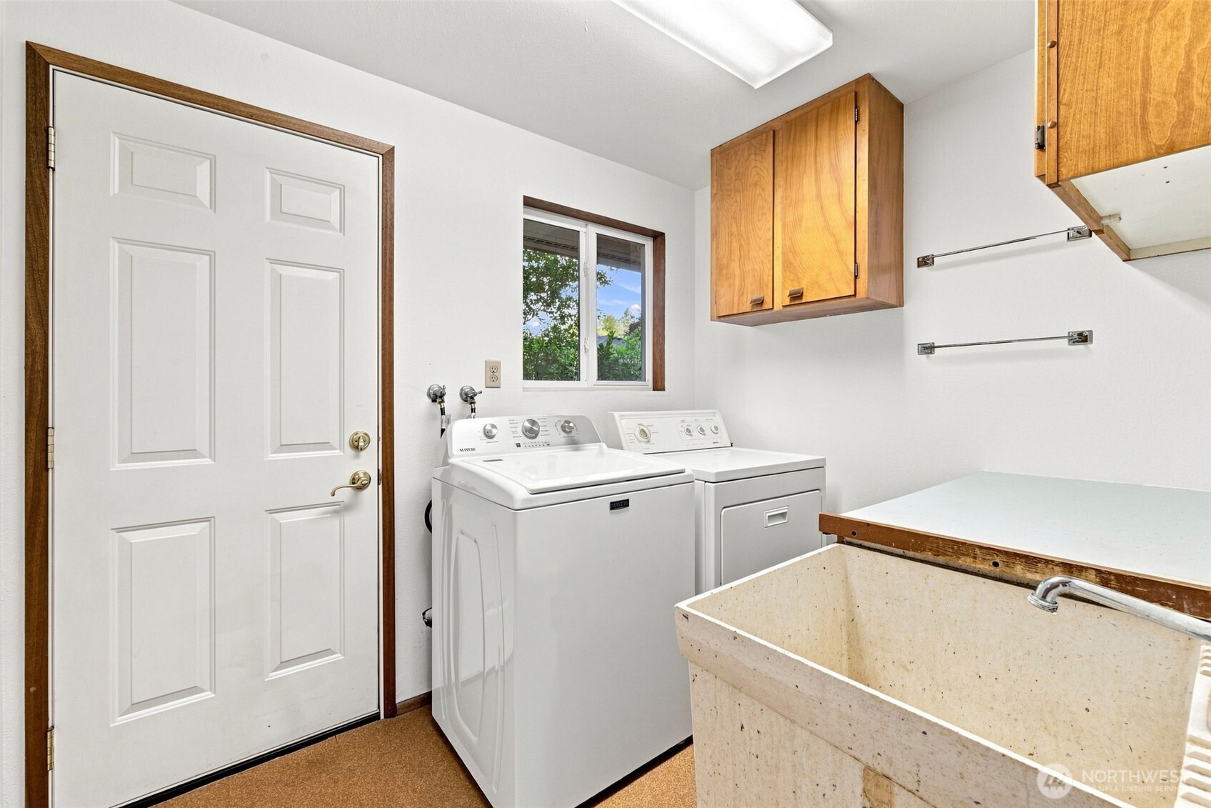 property viewer photo 23