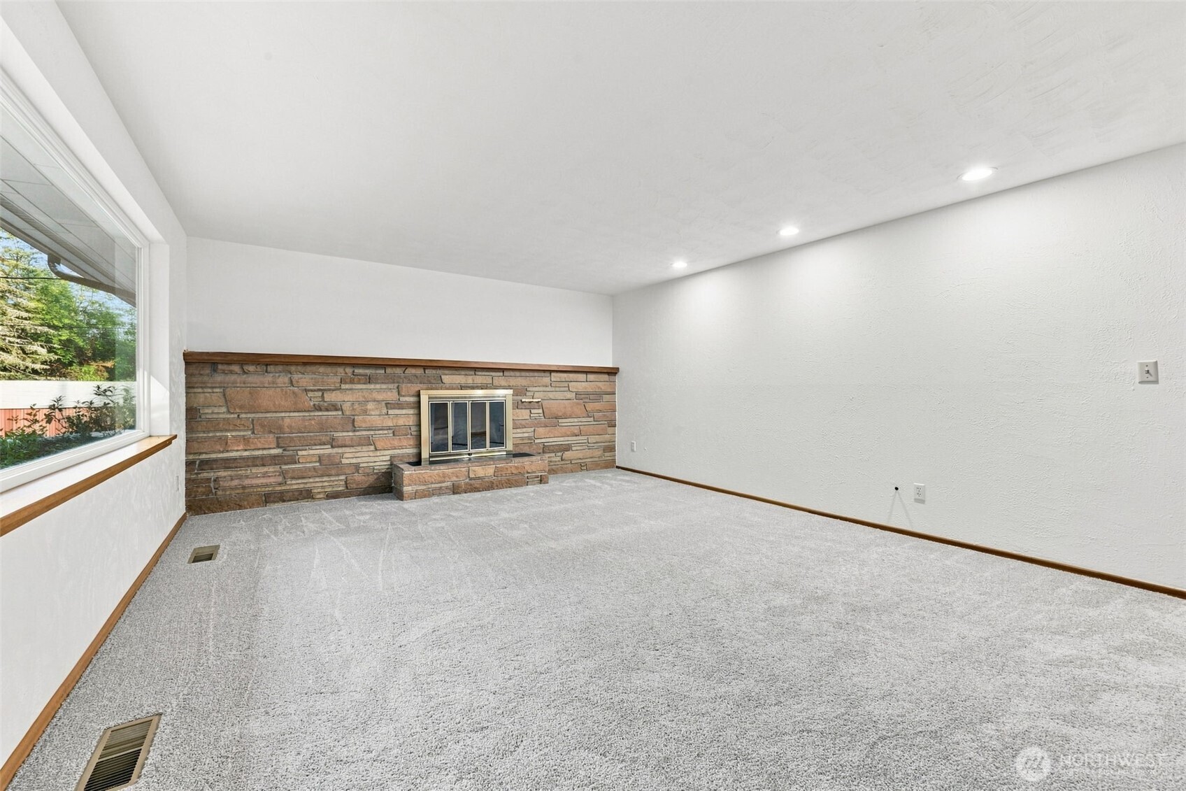 property viewer photo 5