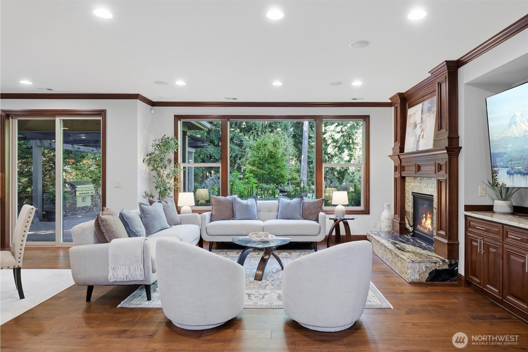 property viewer photo 13