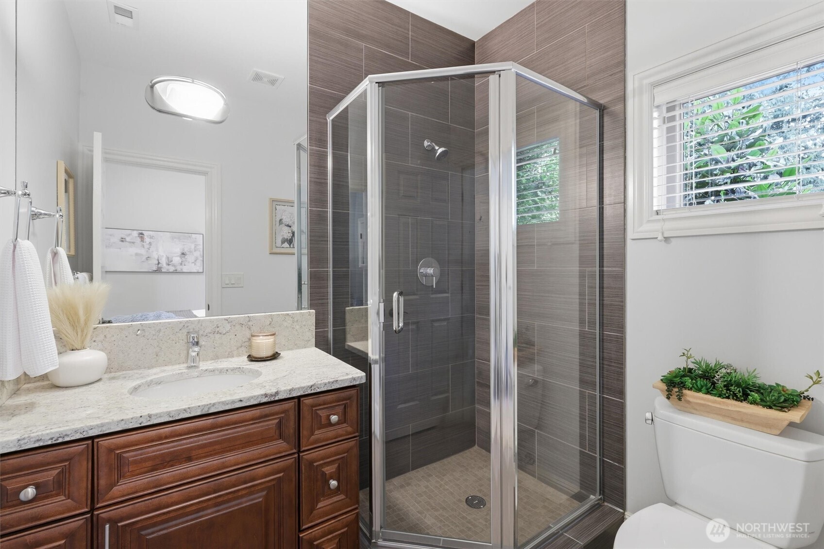 property viewer photo 17