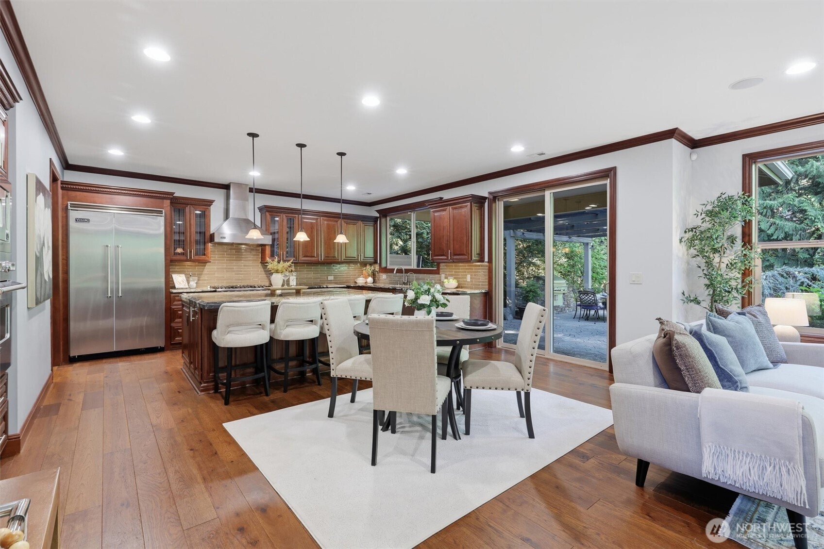 property viewer photo 5