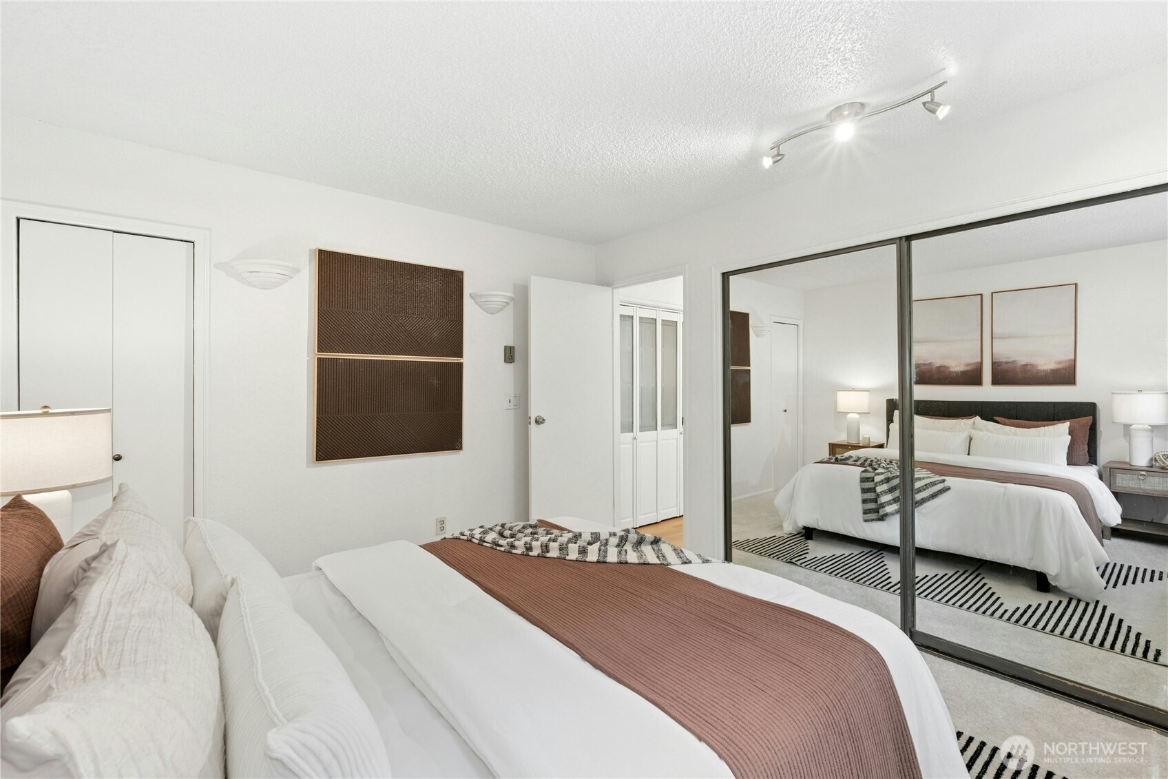 property viewer photo 12