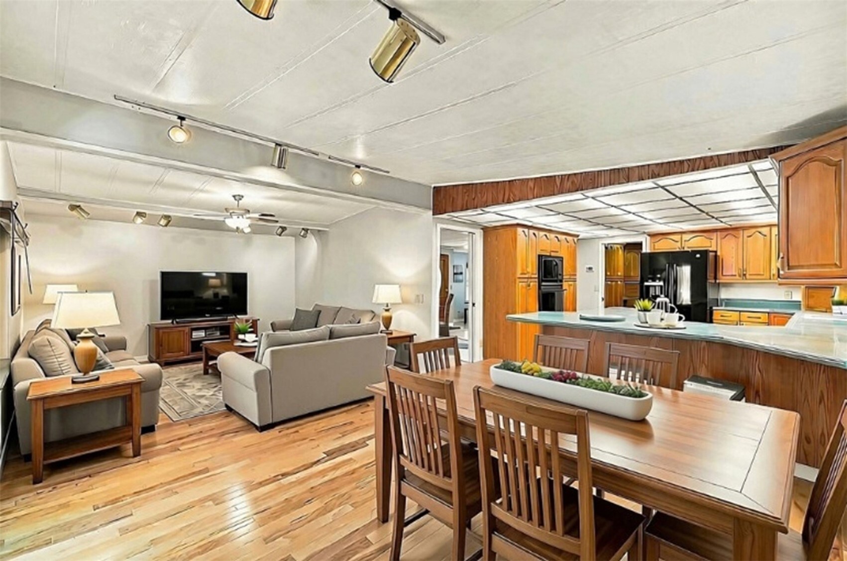 main property photo 15