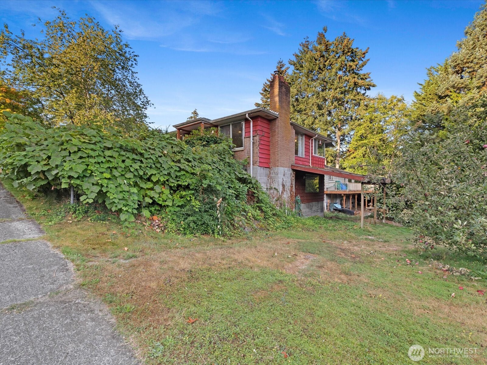 main property photo 14