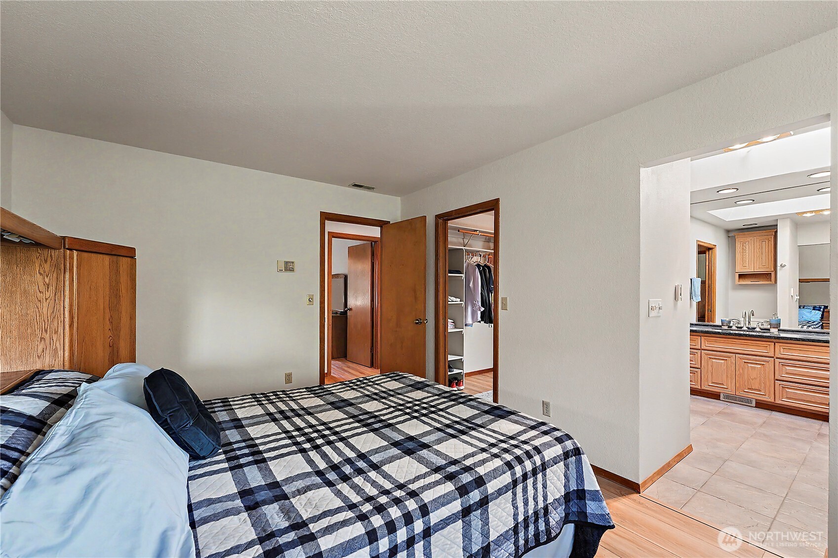 property viewer photo 16