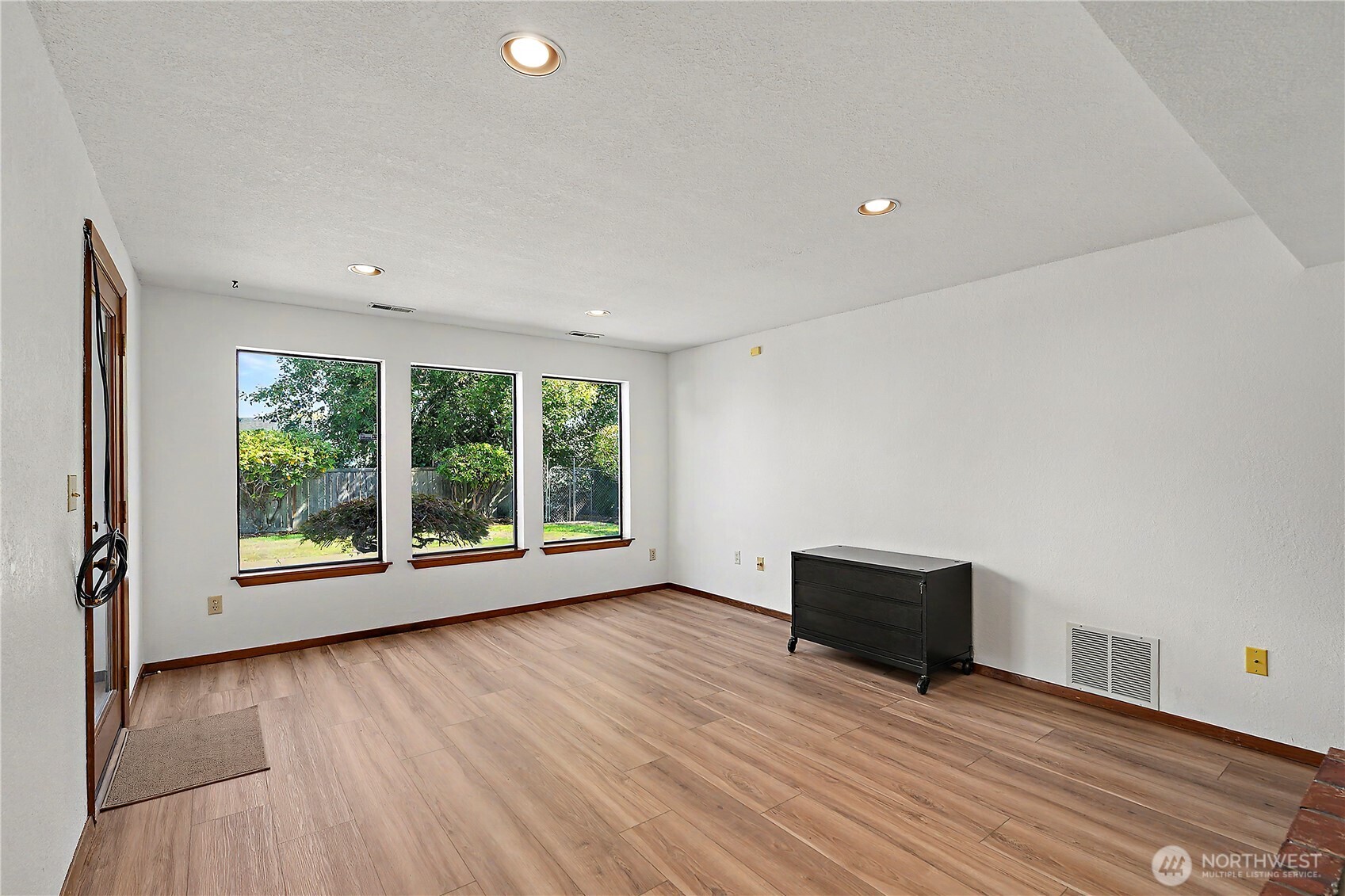 property viewer photo 22