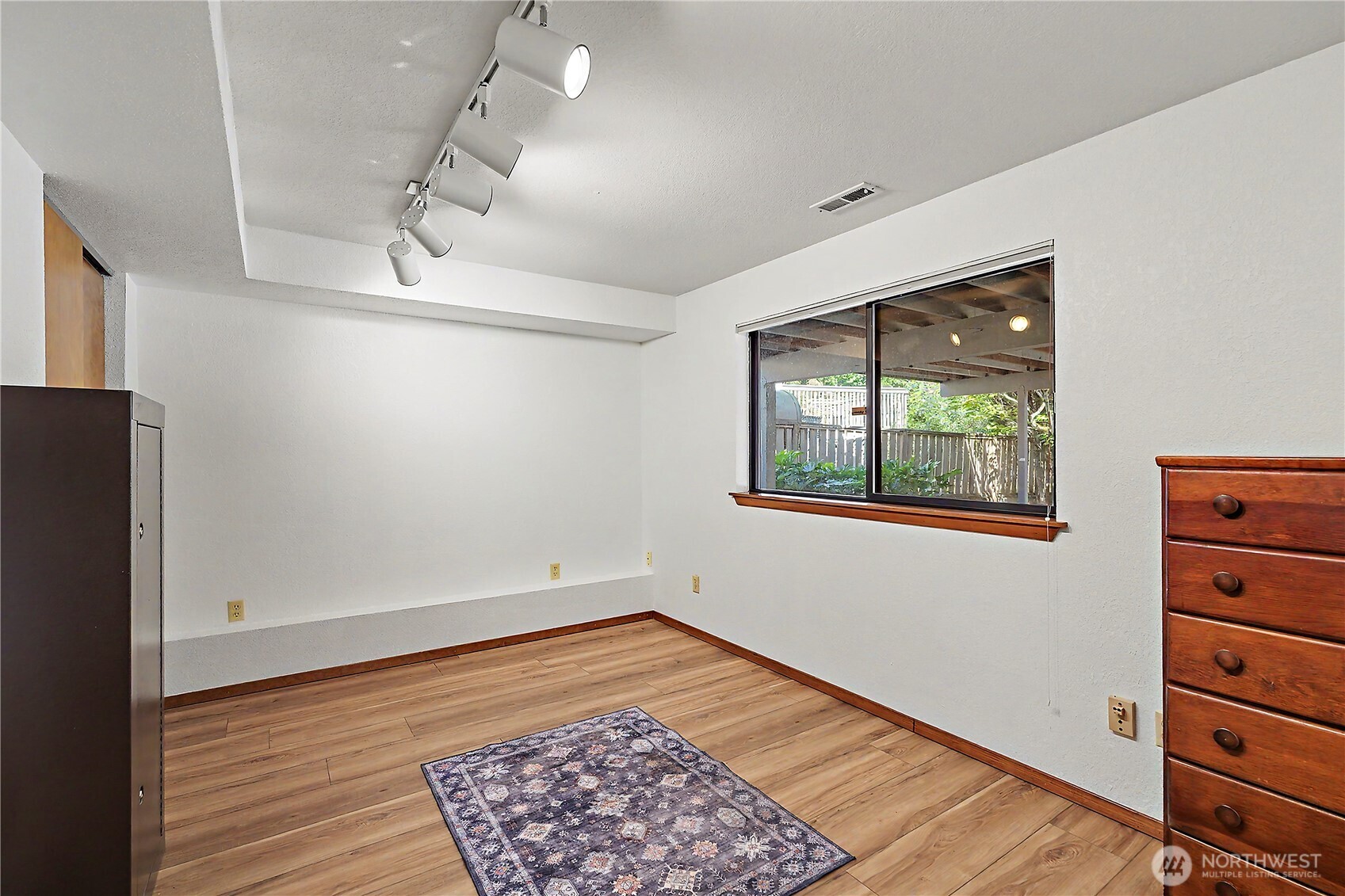 property viewer photo 24