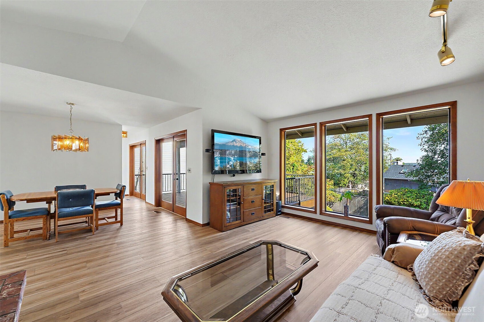 property viewer photo 7