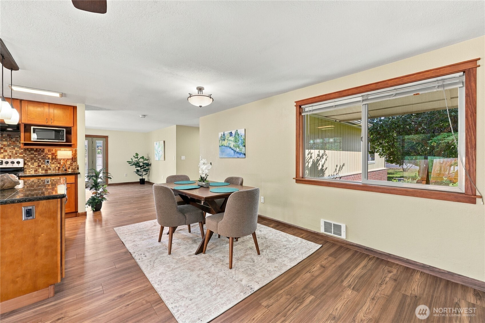 property viewer photo 10