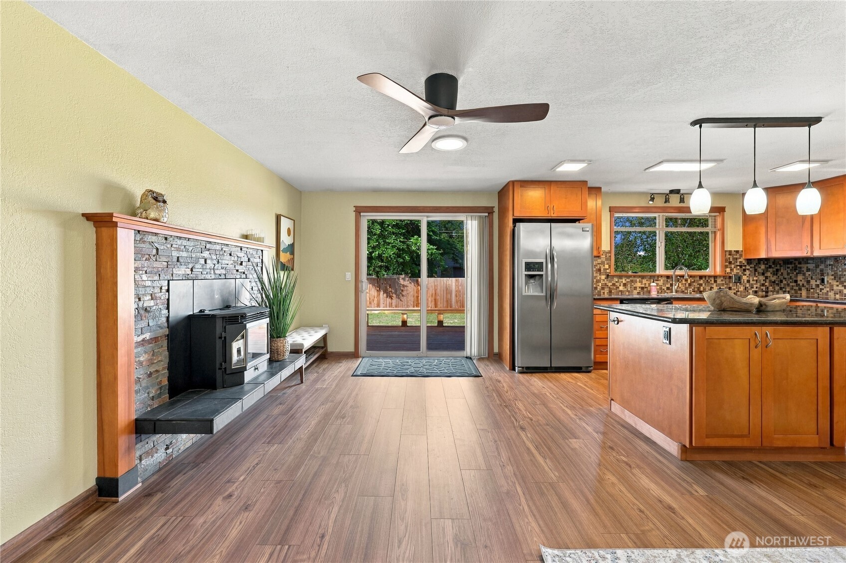 property viewer photo 11