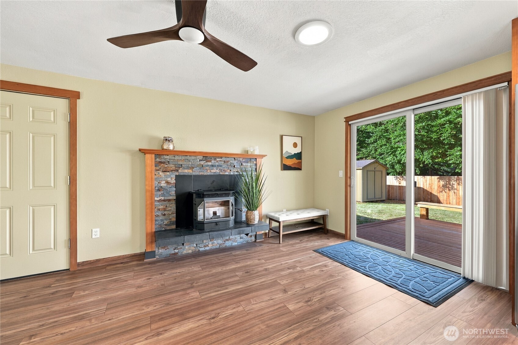 property viewer photo 13