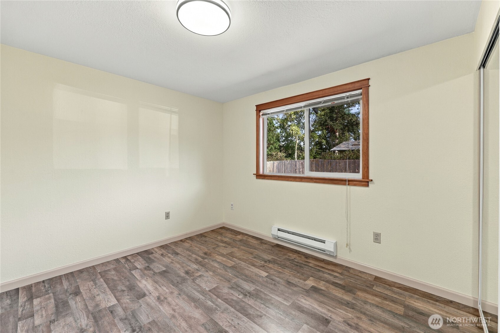 property viewer photo 16