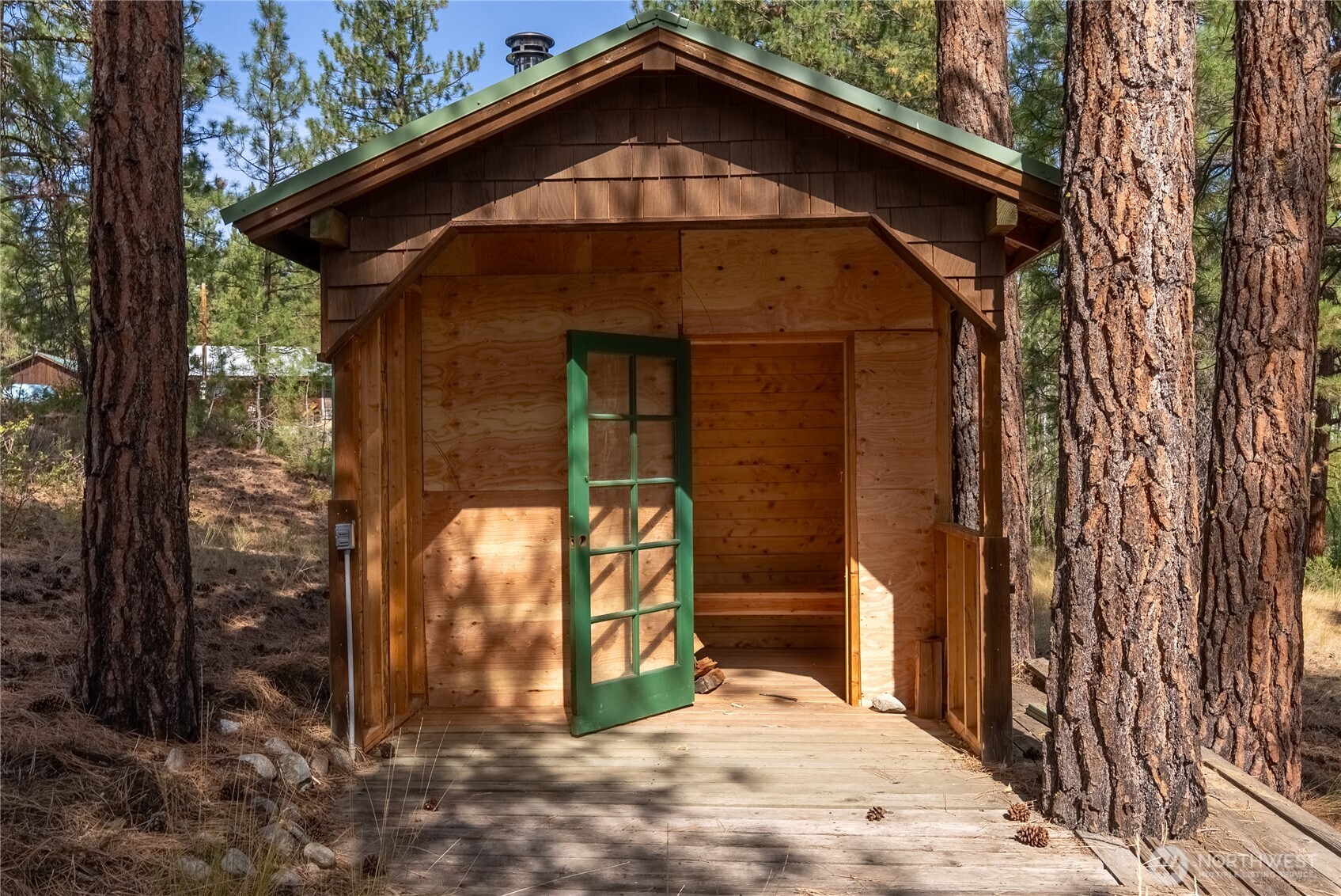 main property photo 27