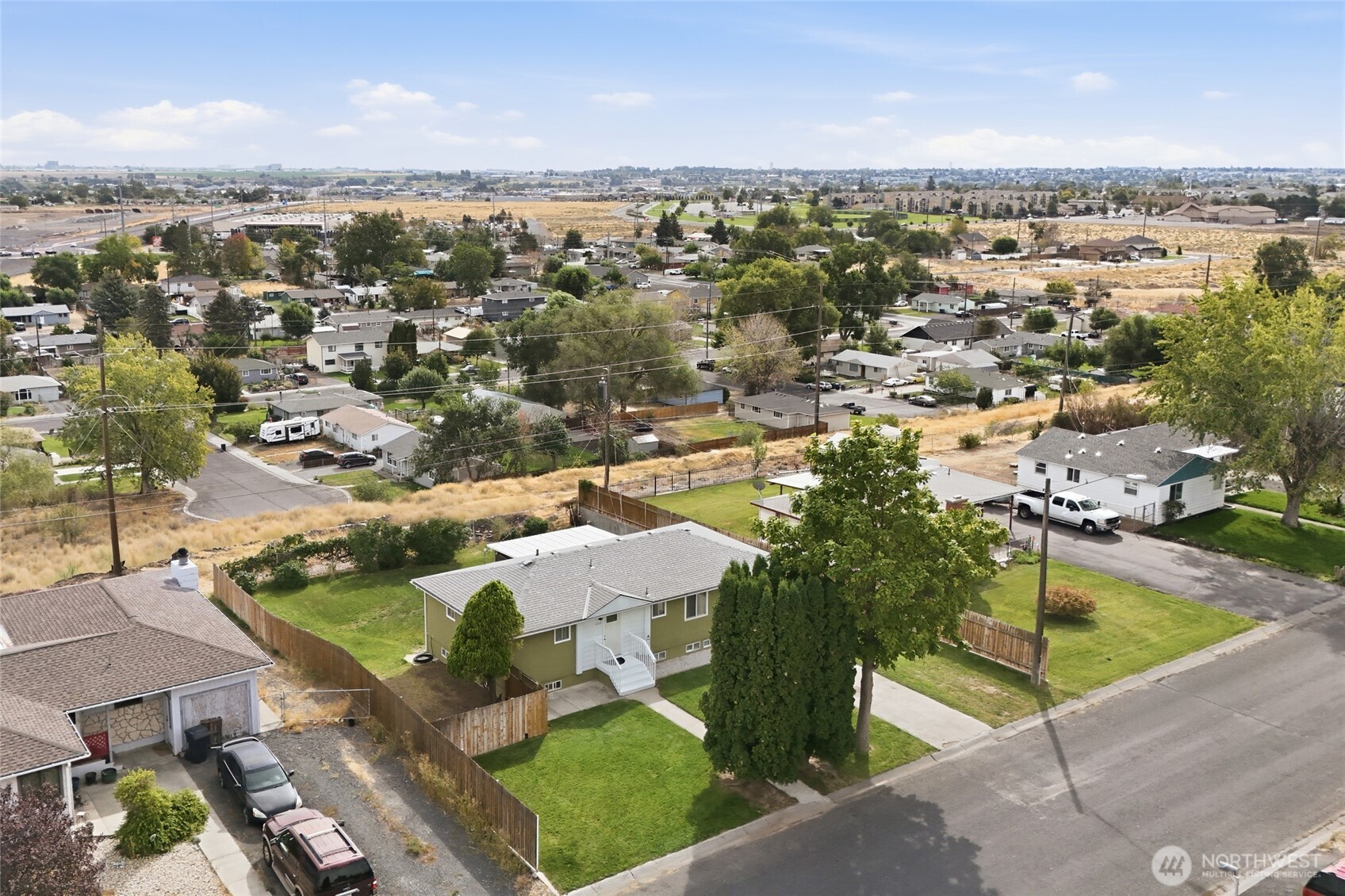 main property photo 33
