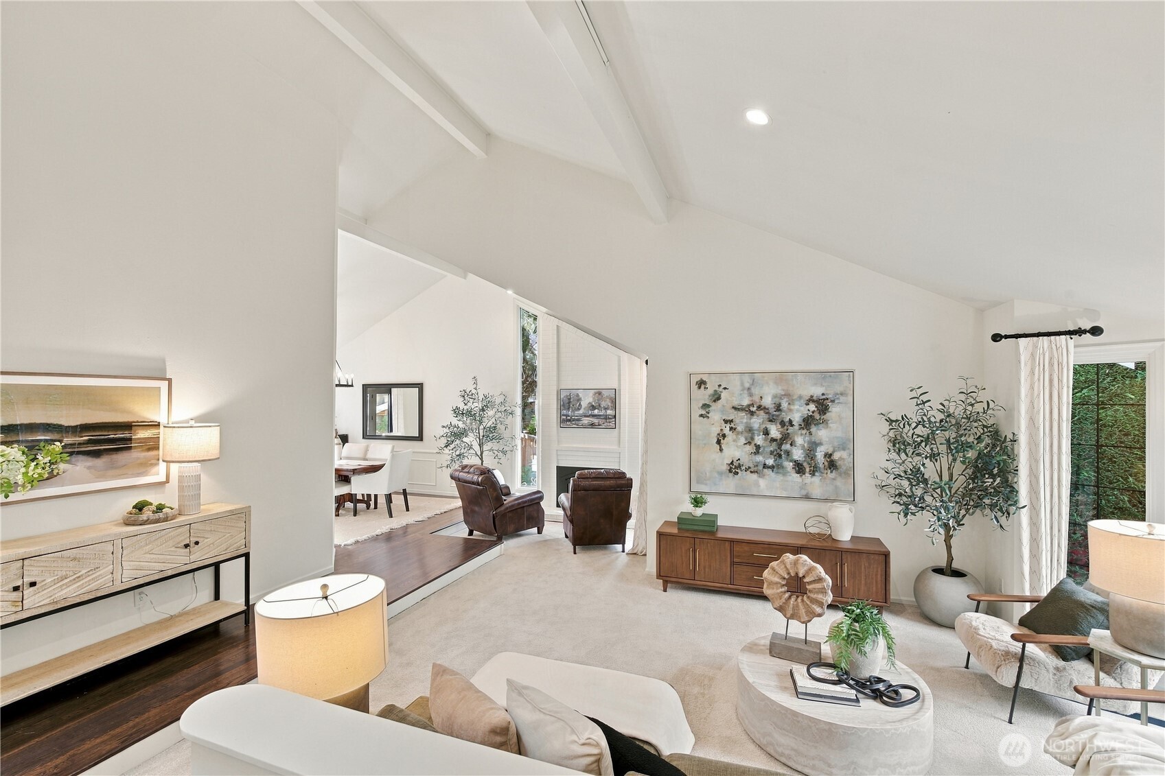 property viewer photo 3