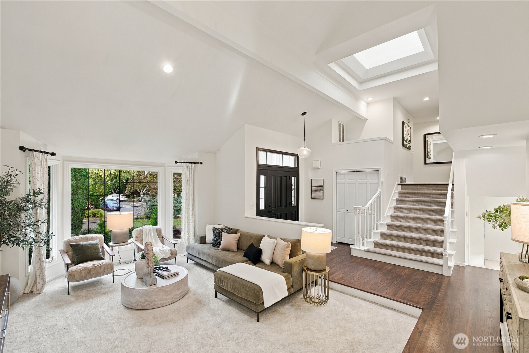 property viewer photo 4
