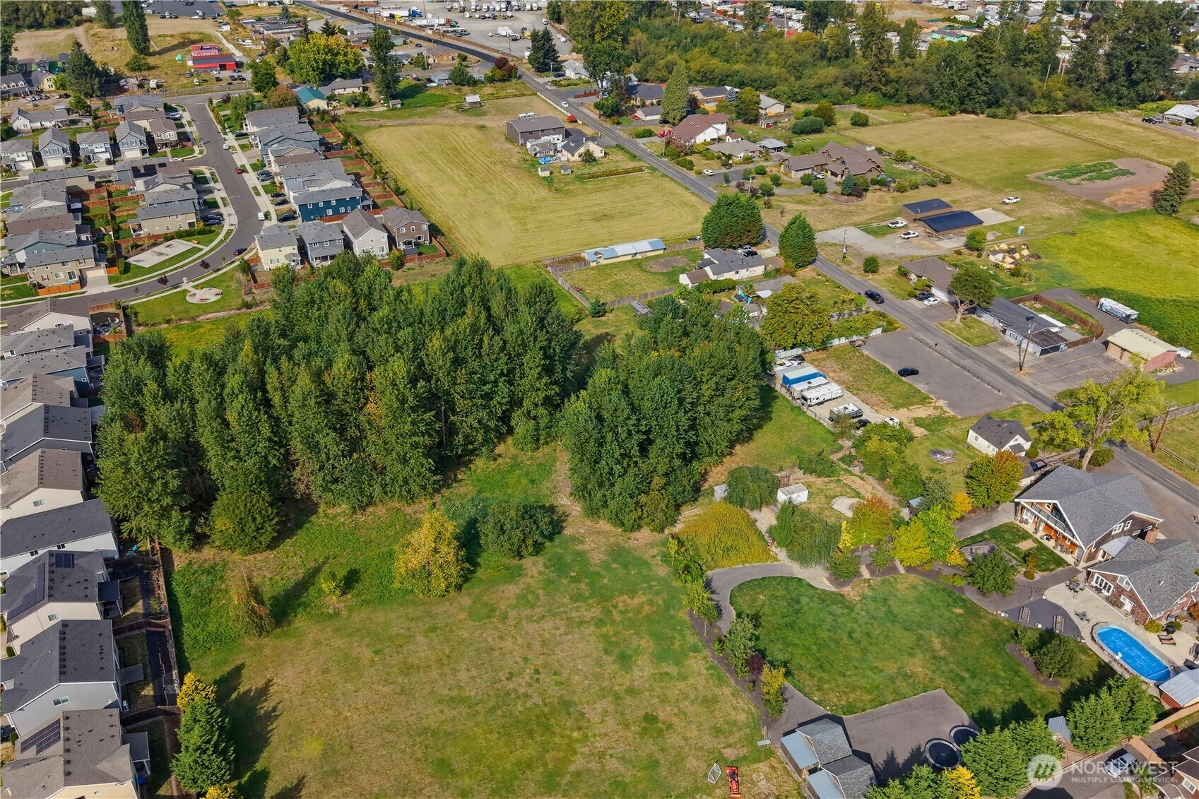main property photo 14
