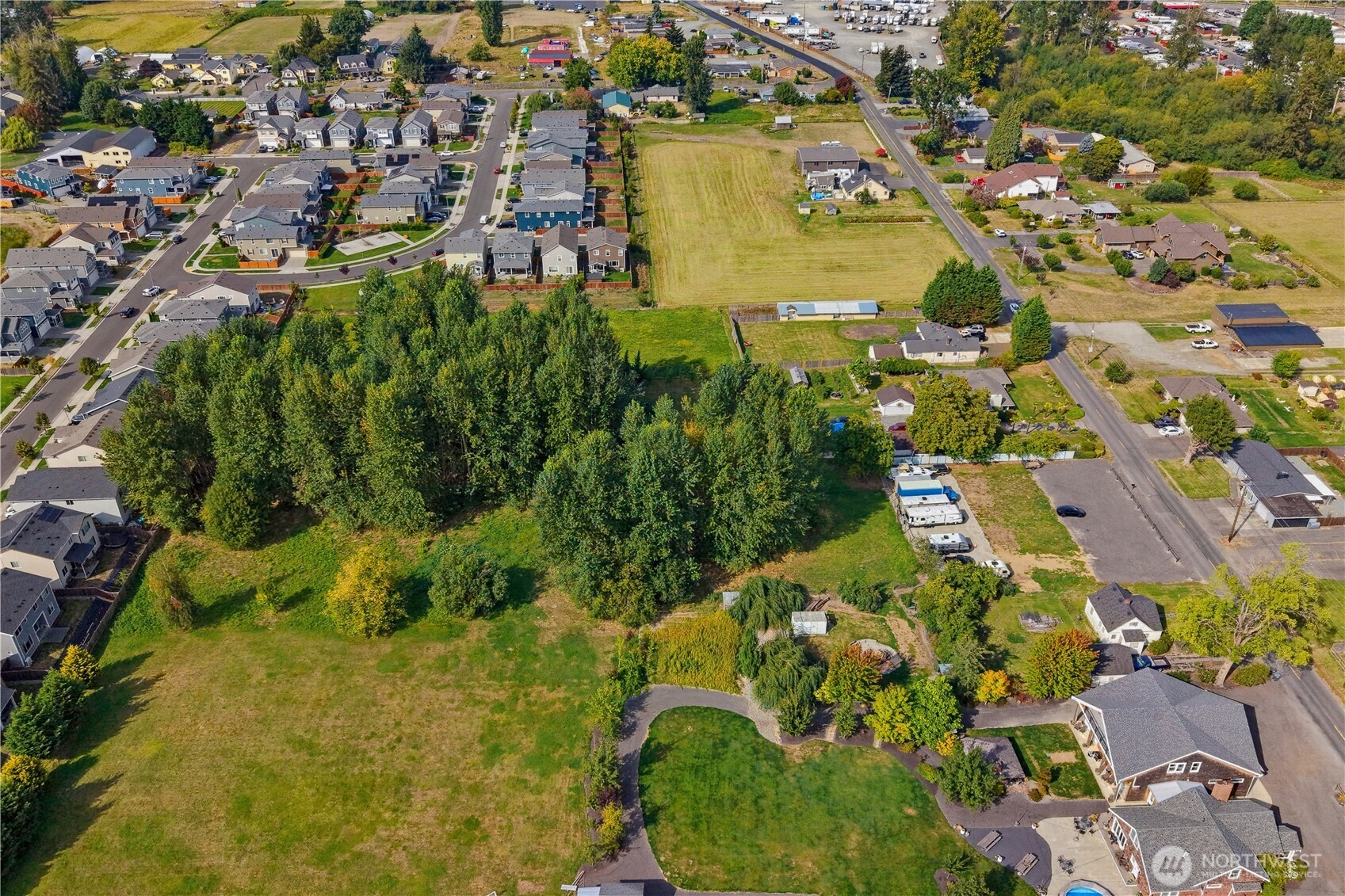 main property photo 15