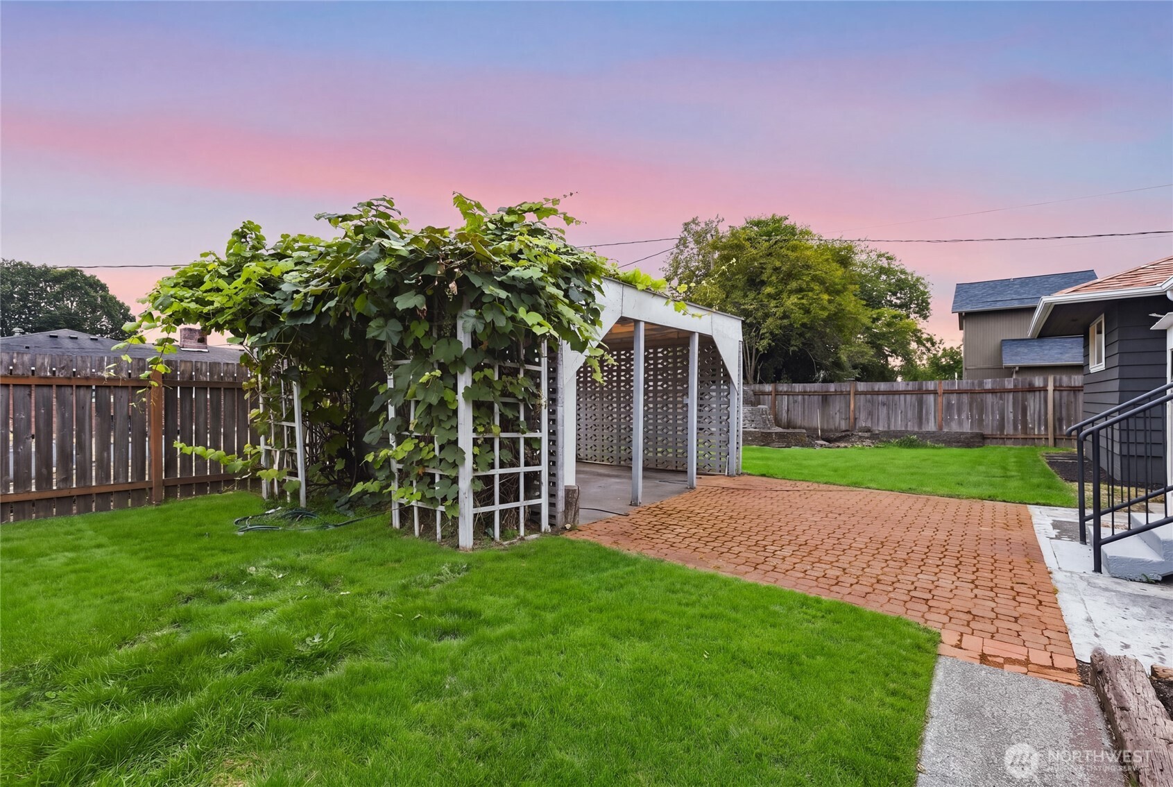 main property photo 25