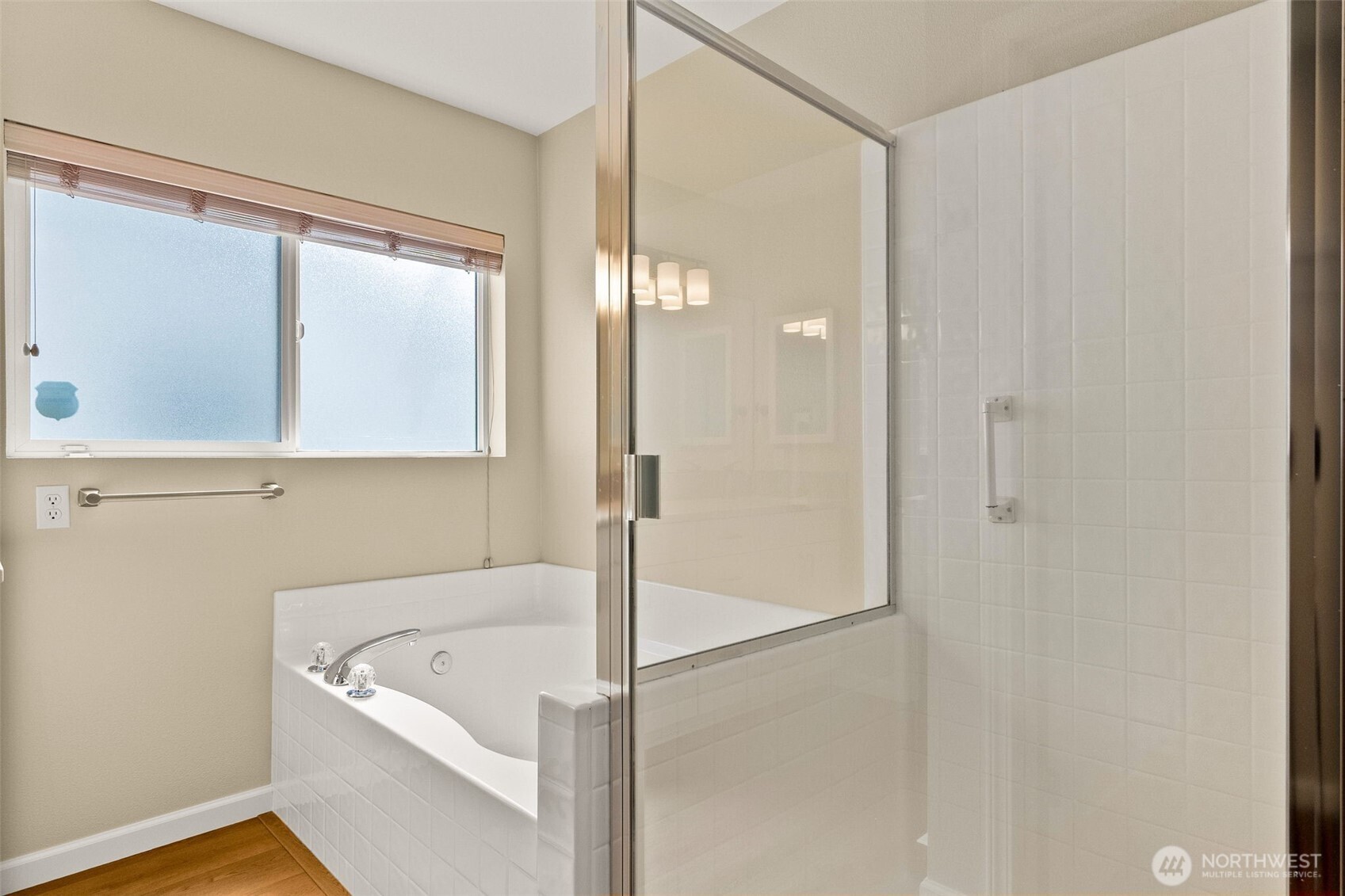 property viewer photo 17