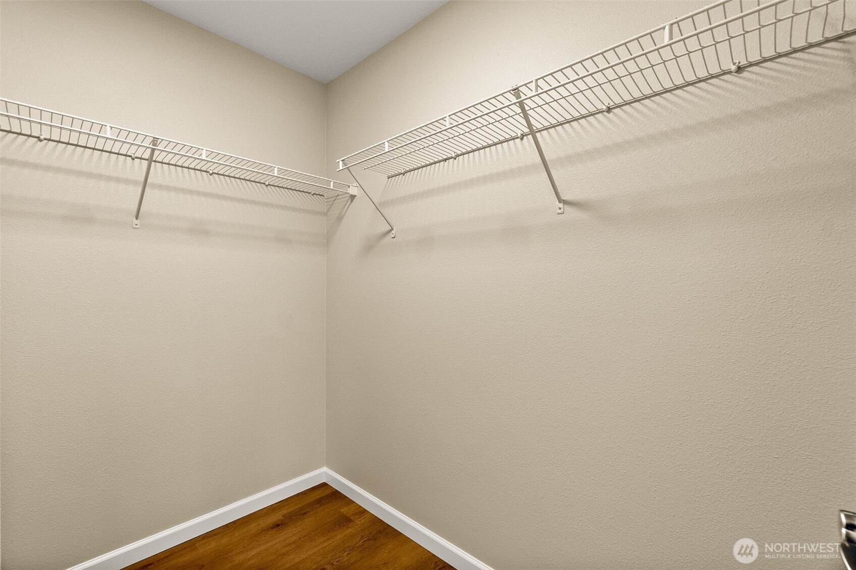 property viewer photo 18