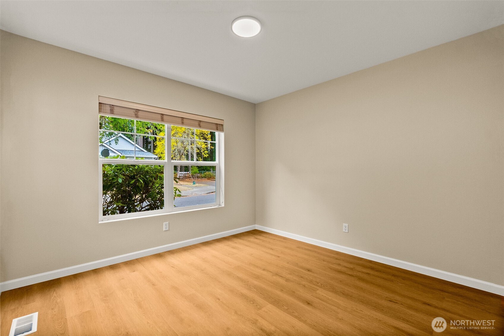 property viewer photo 19